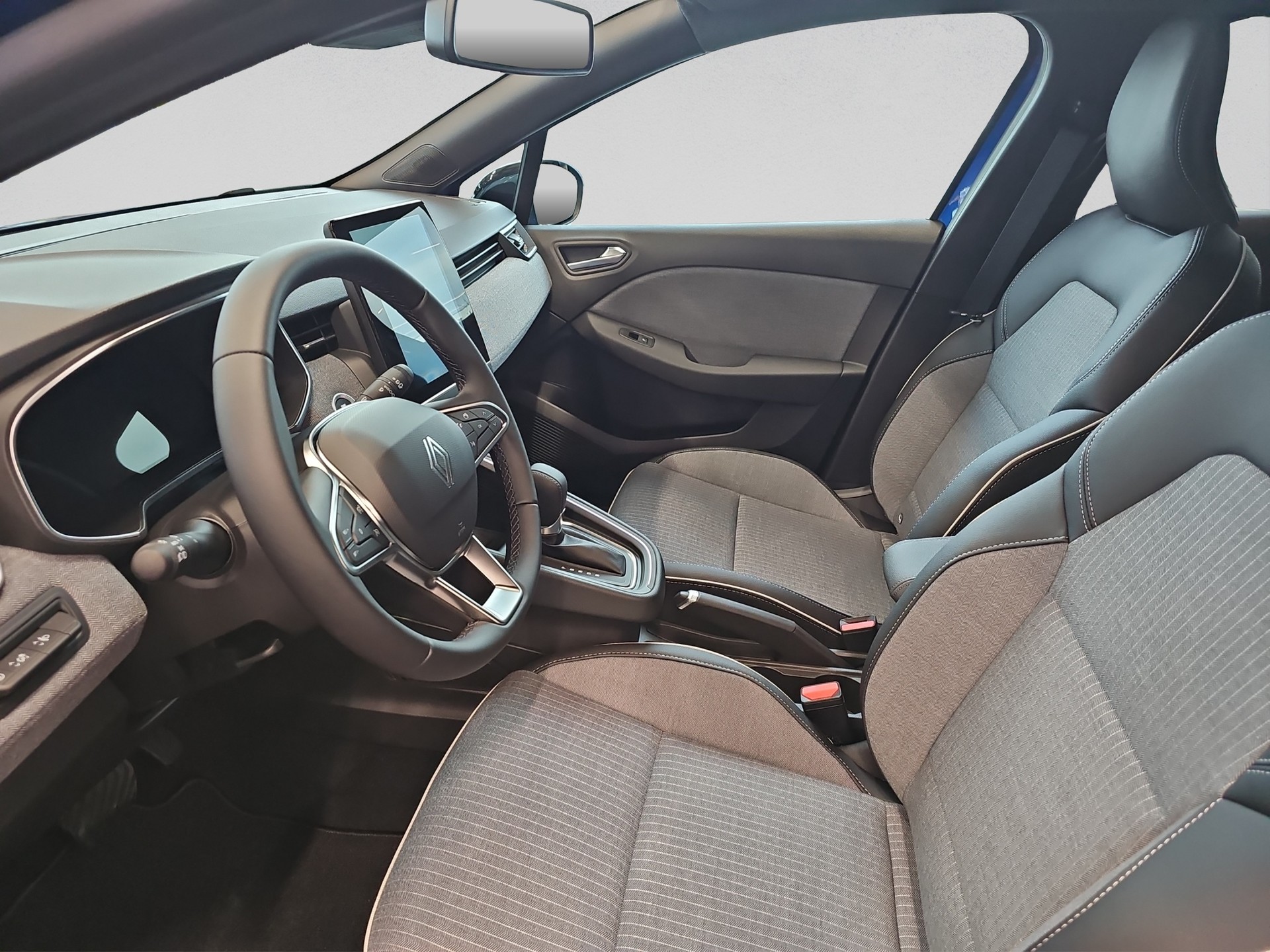 RENAULT Clio 1.6 E-Tech Techno-image-5
