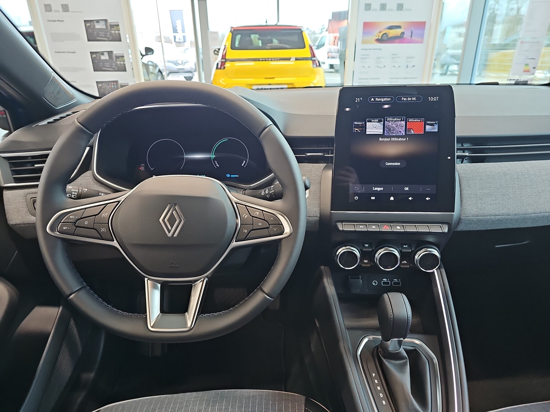 RENAULT Clio 1.6 E-Tech Techno-image-7