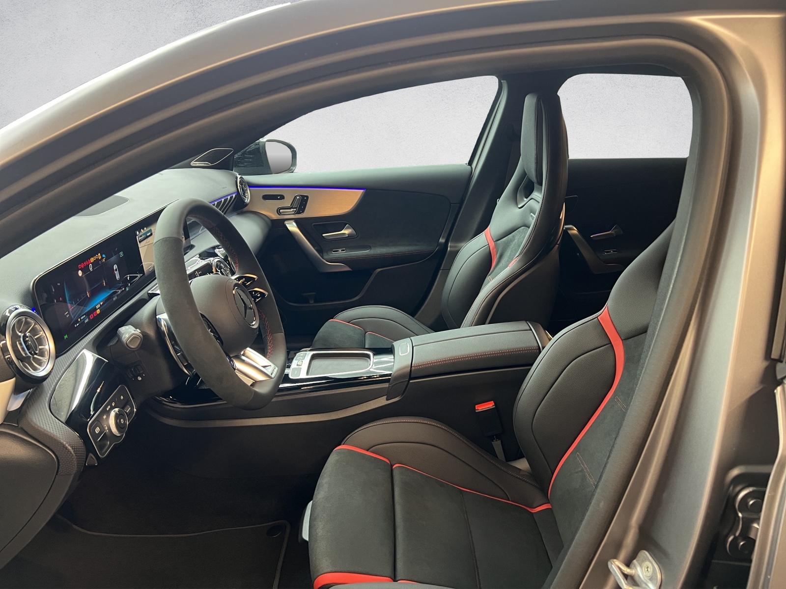 MERCEDES-BENZ A 45 S AMG 4matic+-image-9
