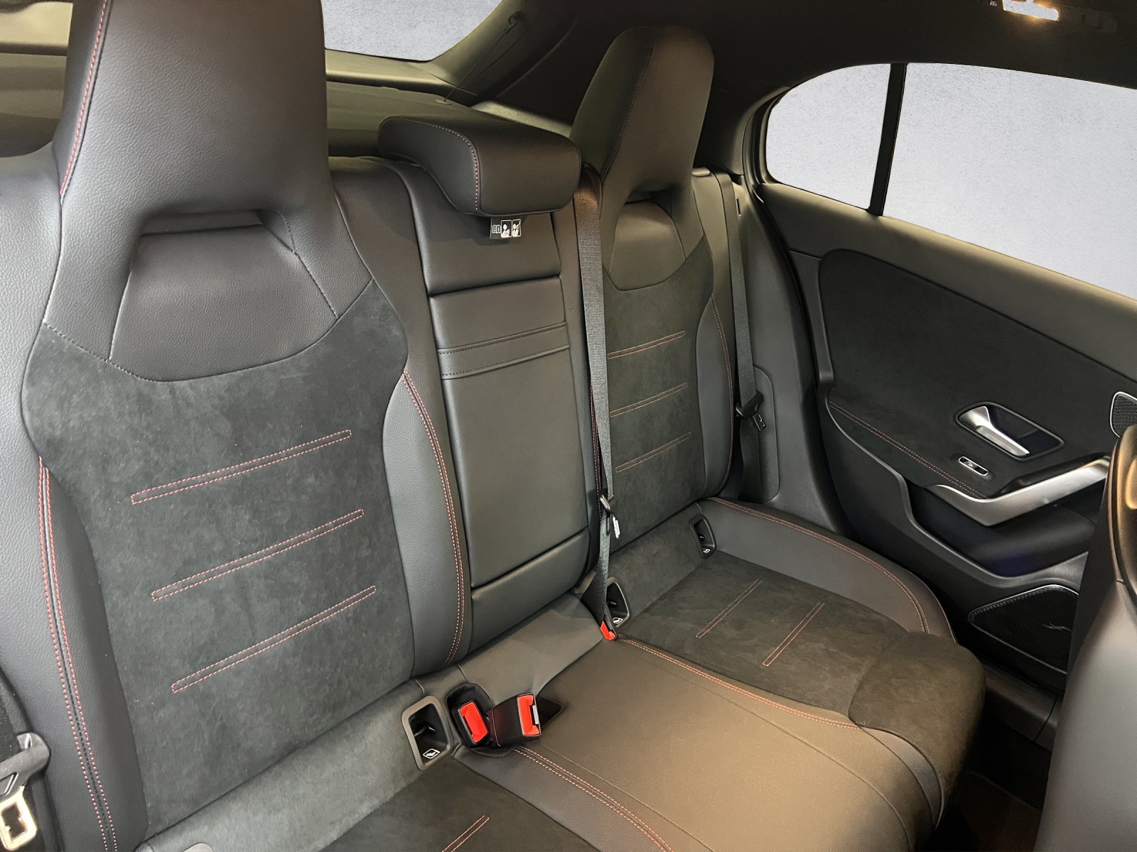 MERCEDES-BENZ A 45 S AMG 4matic+-image-12