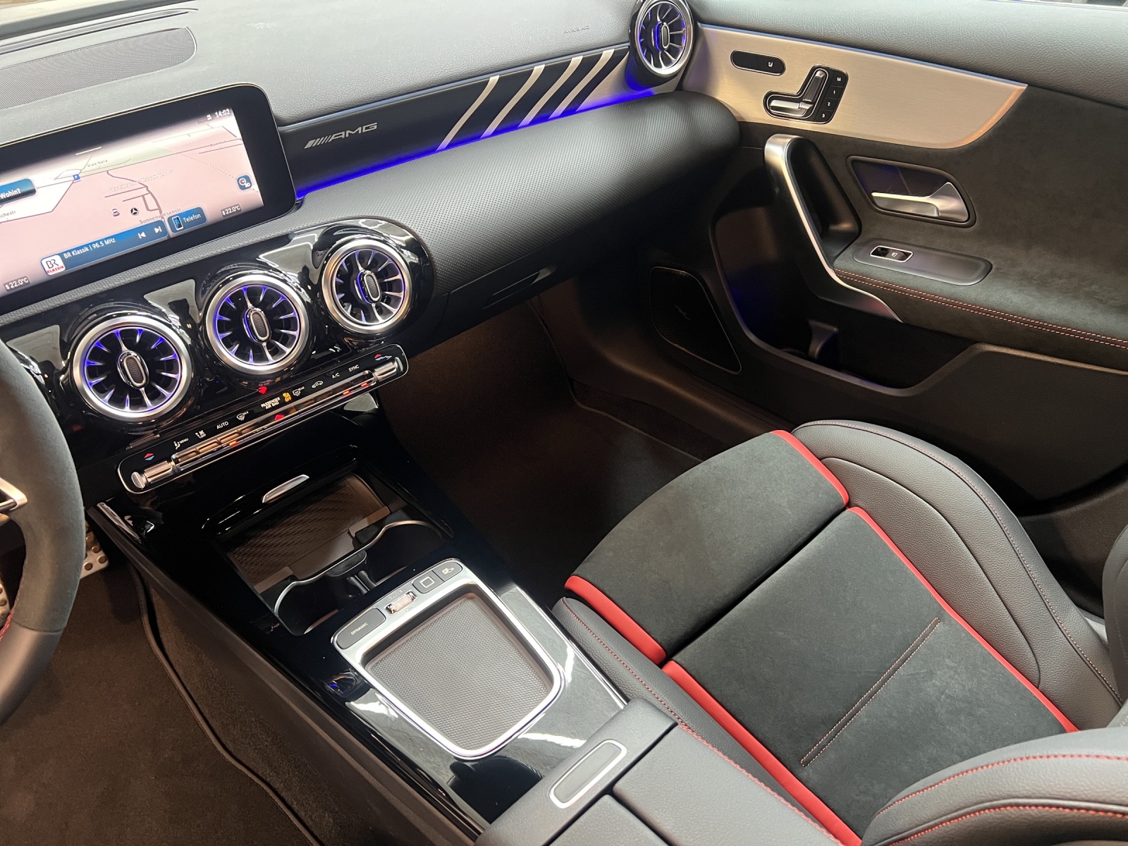 MERCEDES-BENZ A 45 S AMG 4matic+-image-10