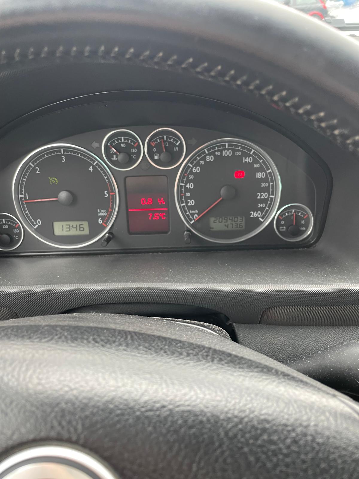 VW Sharan 1.9 TDI Freestyle 4Motion-image-3