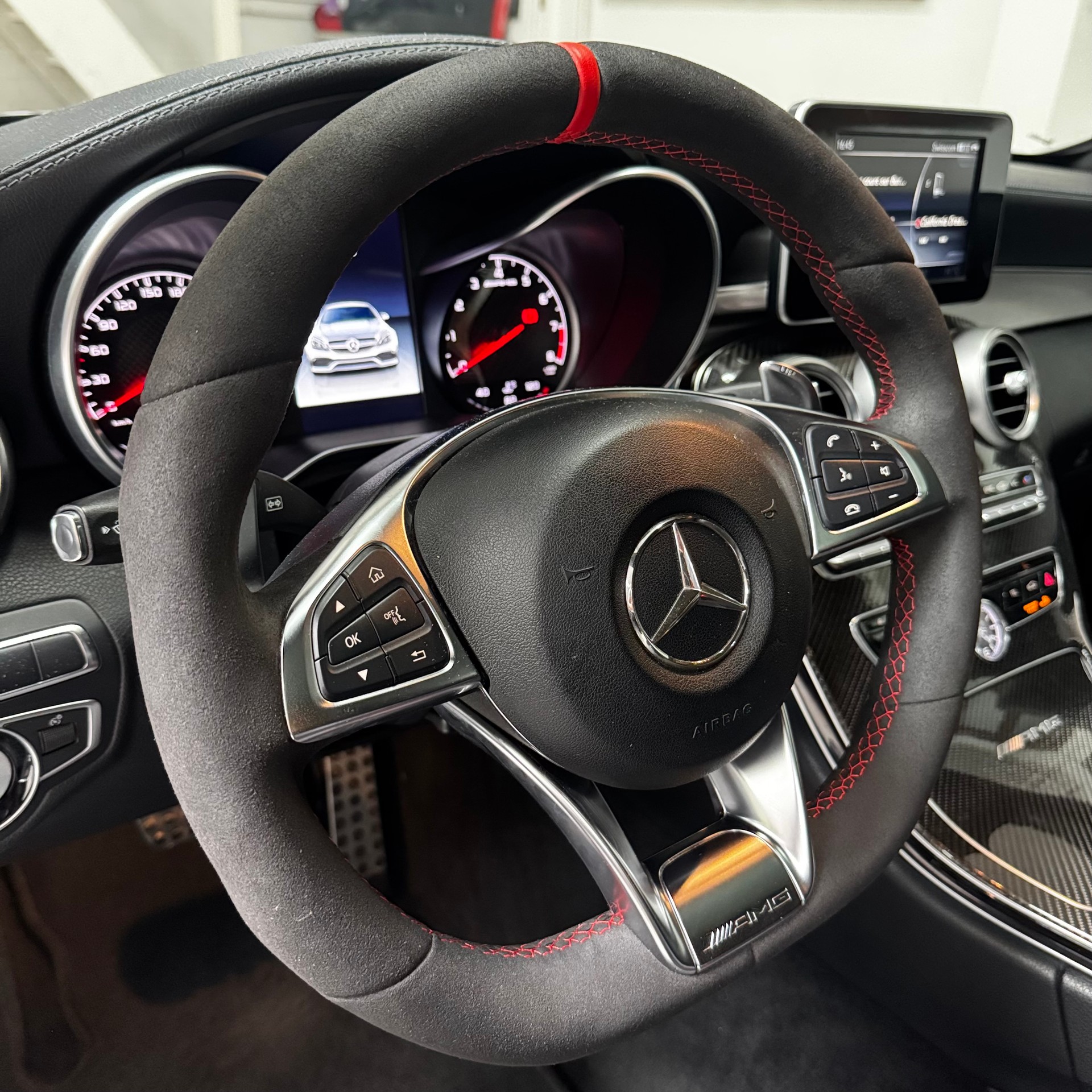 MERCEDES-BENZ C 63 AMG Speedshift-image-9