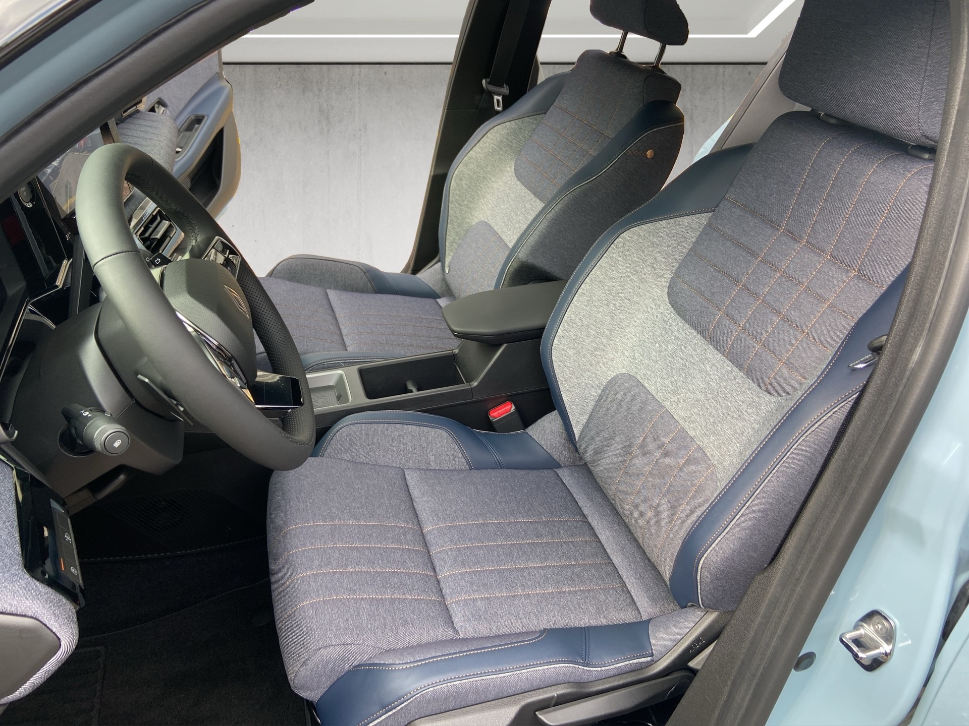 RENAULT R4 E-Tech Comfort Range 52 kWh Techno-image-10