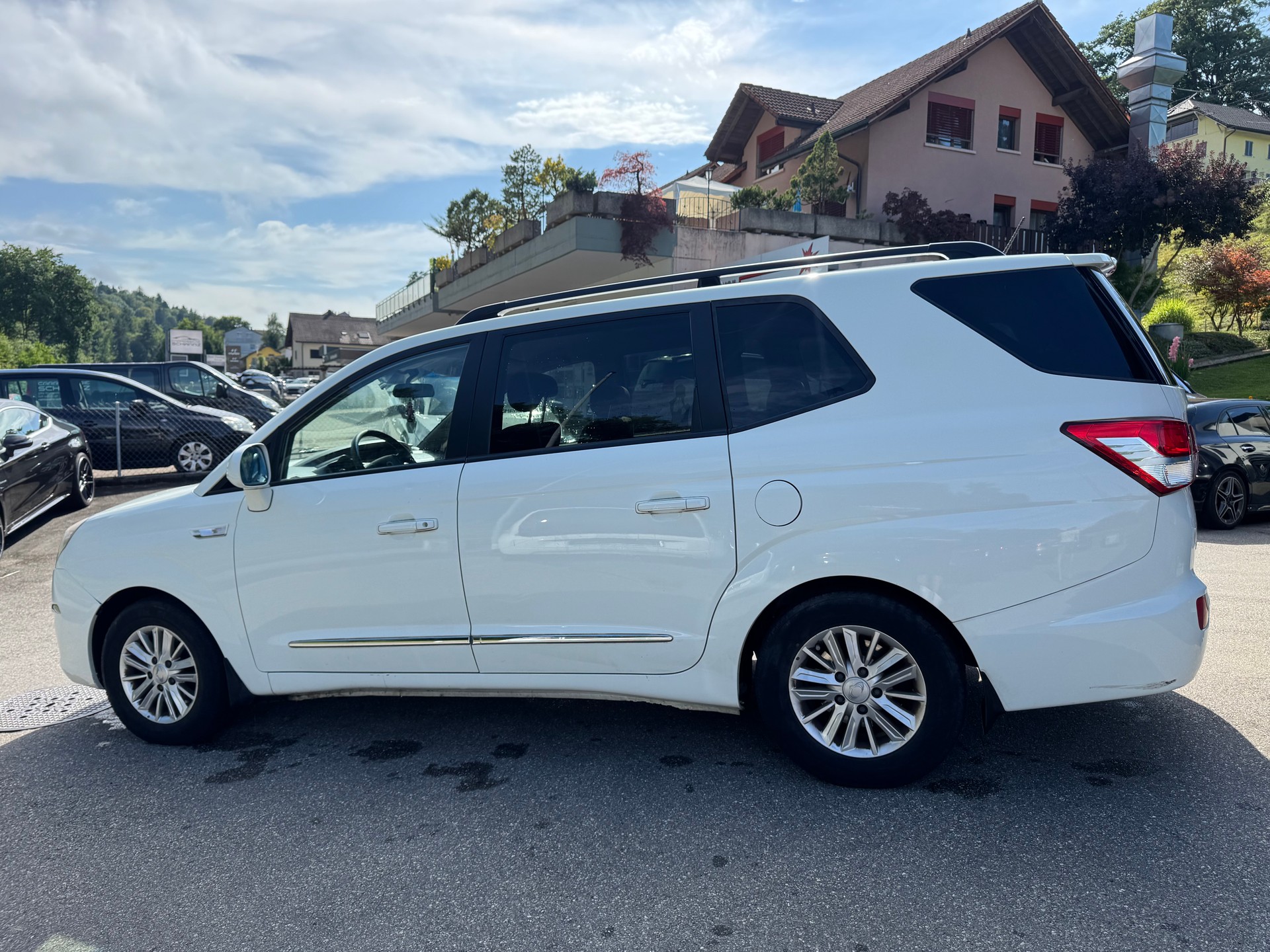 KGM-SsangYong Rodius SV200 e-XDi Quartz 2WD-image-5