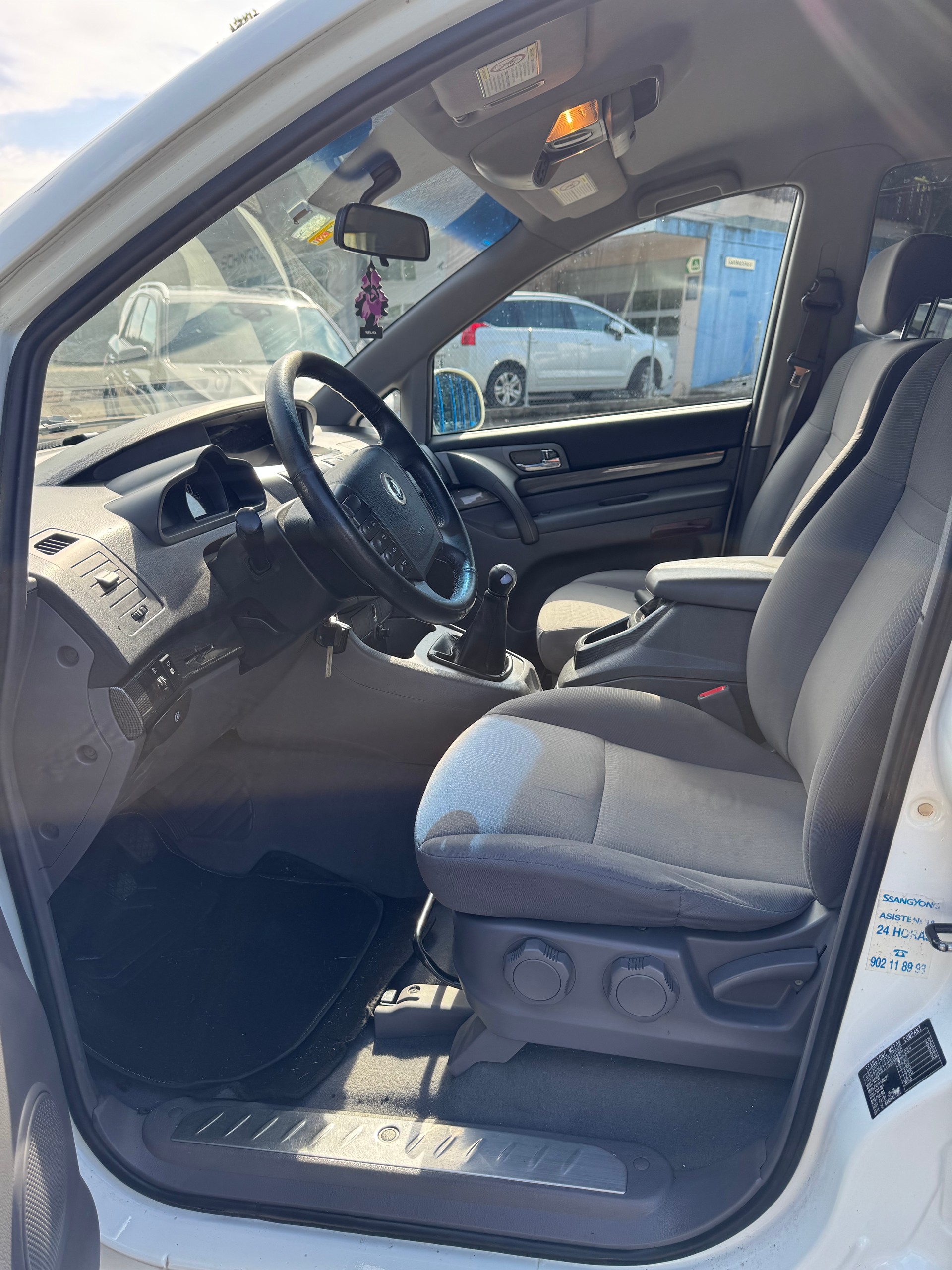 KGM-SsangYong Rodius SV200 e-XDi Quartz 2WD-image-7