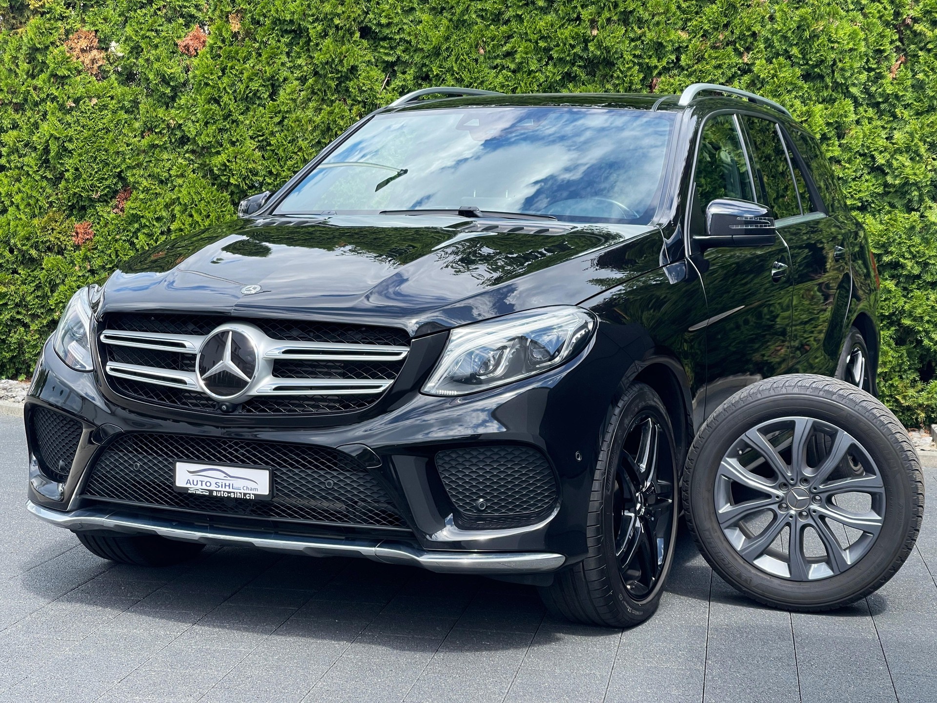 MERCEDES-BENZ GLE 350 d 4Matic 9G-Tronic-showroom-element-2