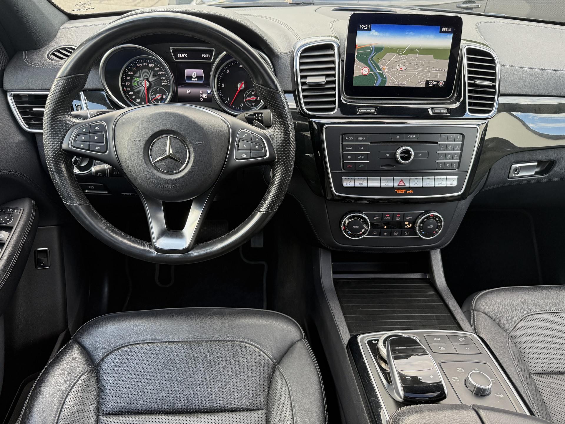 MERCEDES-BENZ GLE 350 d 4Matic 9G-Tronic-image-10