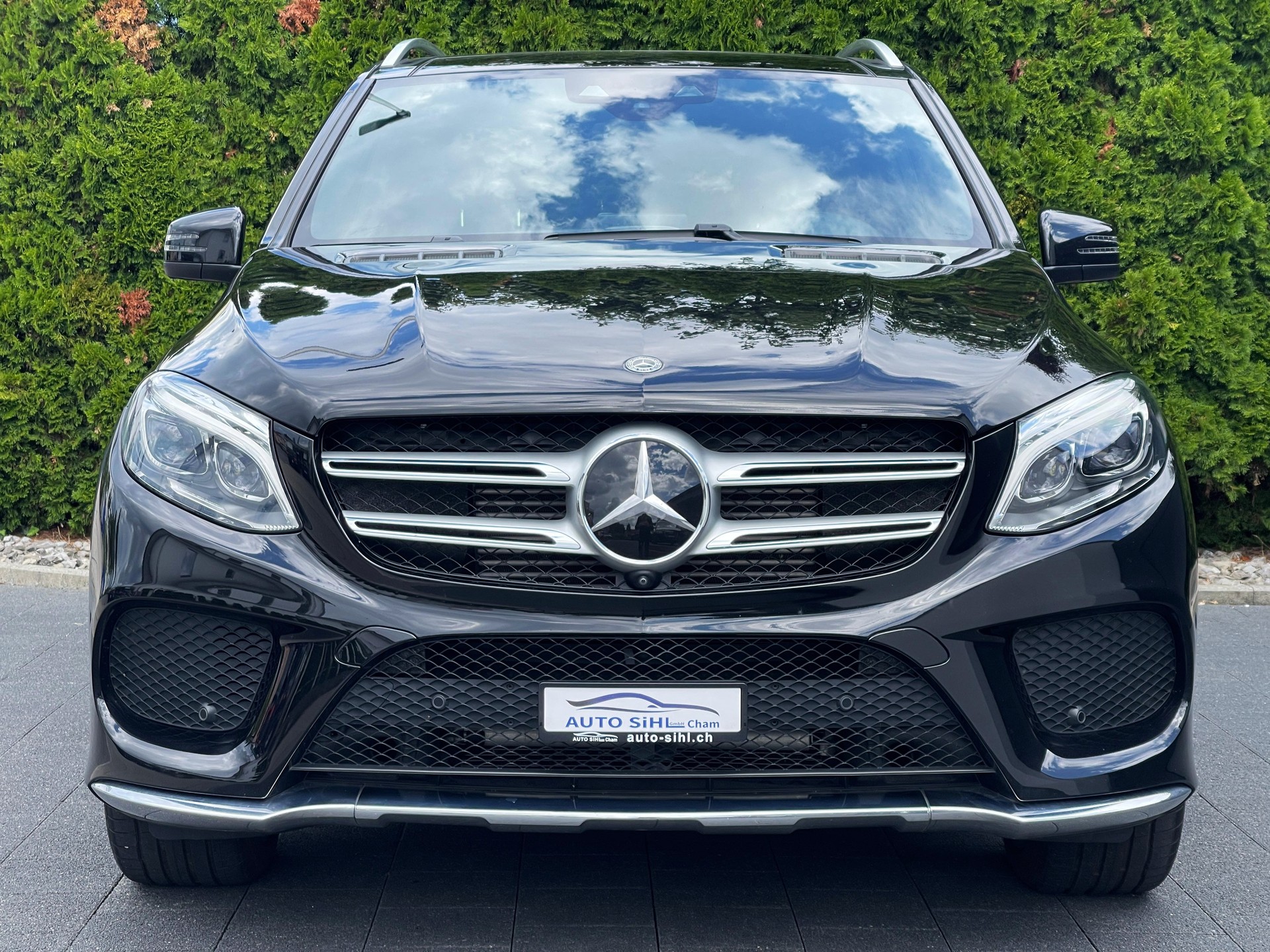 MERCEDES-BENZ GLE 350 d 4Matic 9G-Tronic-showroom-element-3