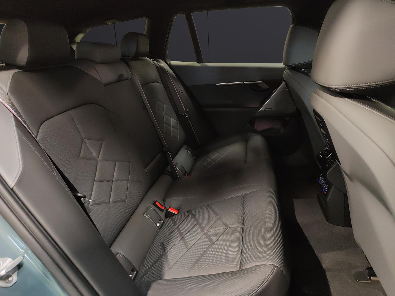 BMW 540d xDrive Touring-image-16