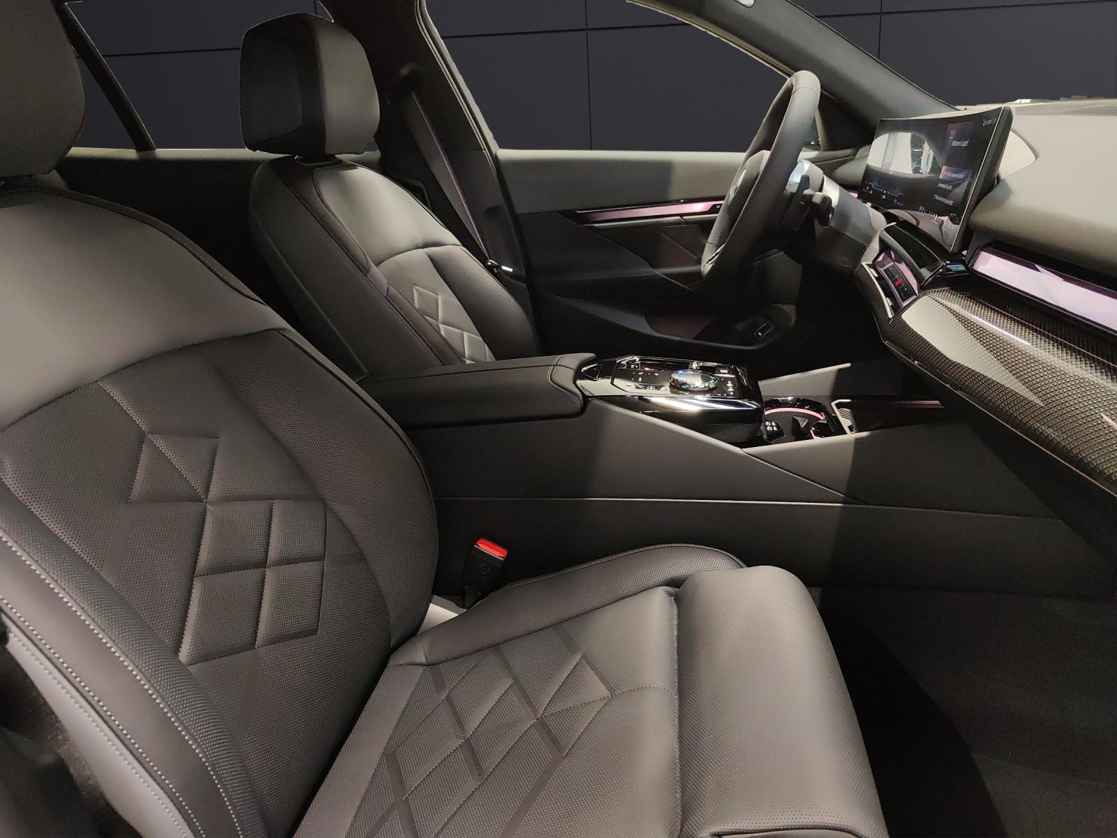 BMW 540d xDrive Touring-image-7