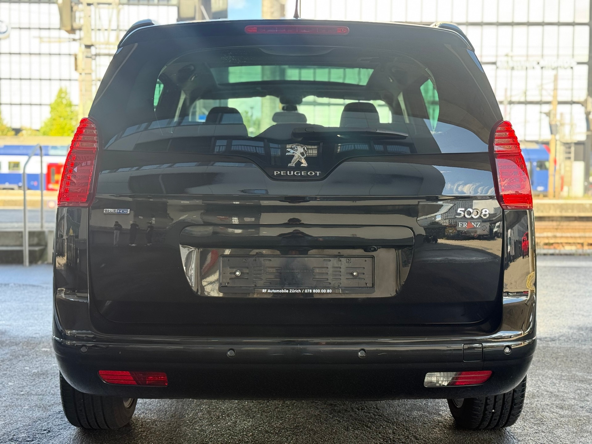 PEUGEOT 5008 2.0 BlueHDI Allure-image-6