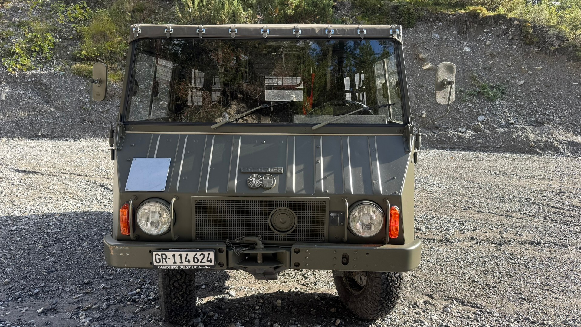 PINZGAUER Steyer Puch Pinzgauer 710M 10-Plätzer, Brücke mit Blachenverdeck