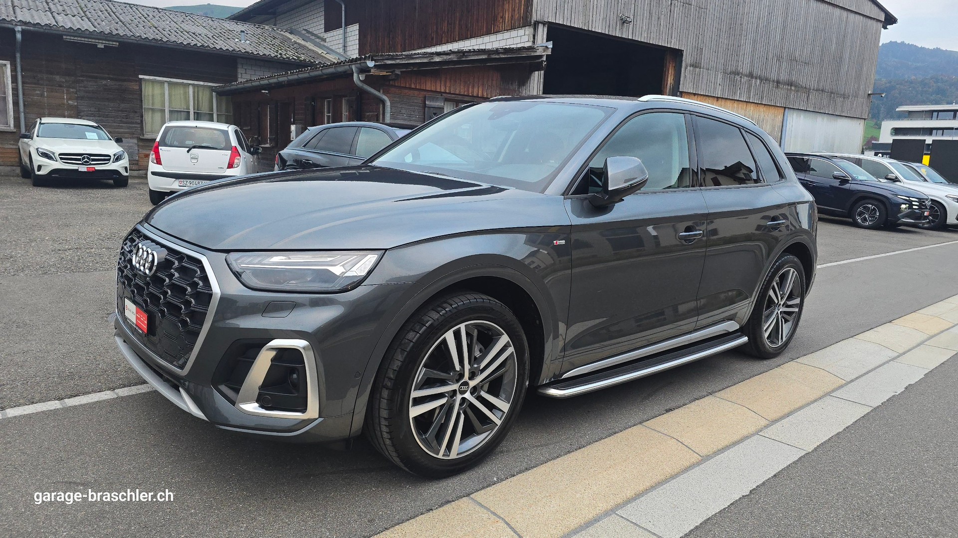 AUDI Q5 40 TDI S-line quattro S-tronic-image-2