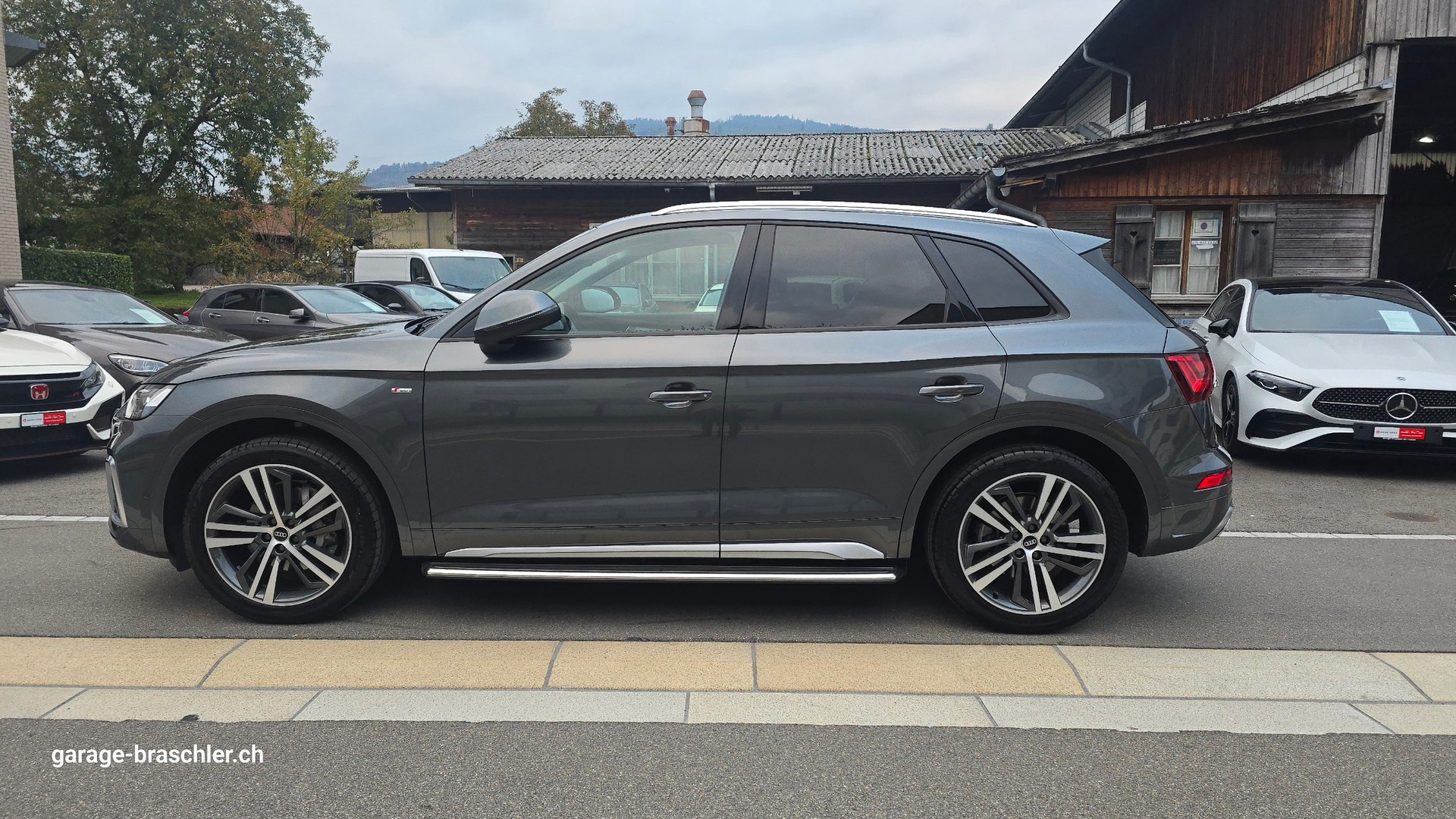 AUDI Q5 40 TDI S-line quattro S-tronic-image-4