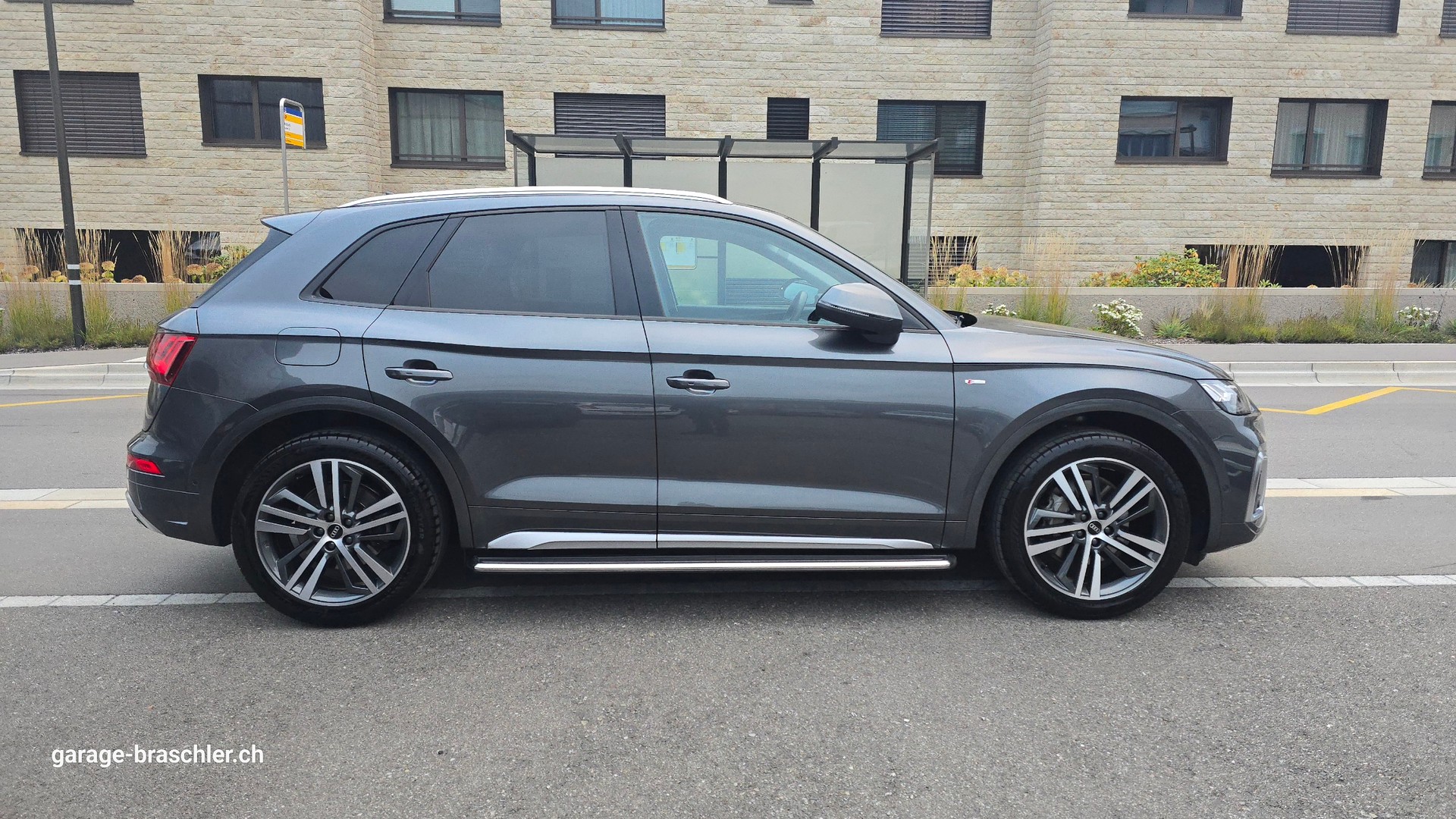 AUDI Q5 40 TDI S-line quattro S-tronic-image-3