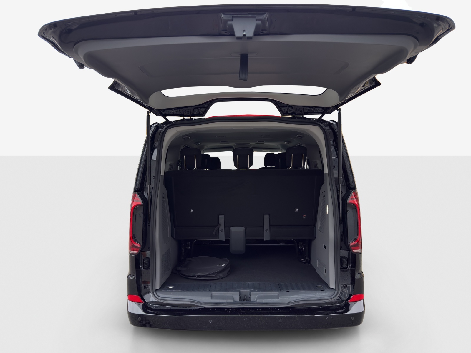 VW Caravelle BEV Life-image-12