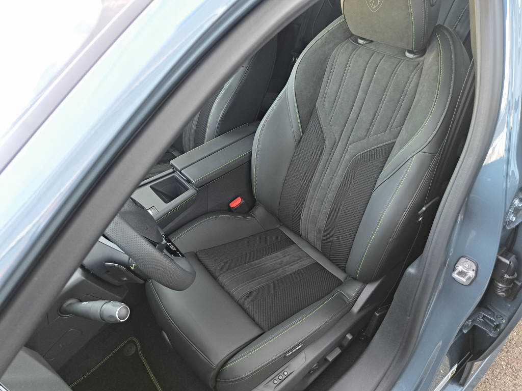 PEUGEOT 308 SW 1.2 145cv Hybrid GT-image-8