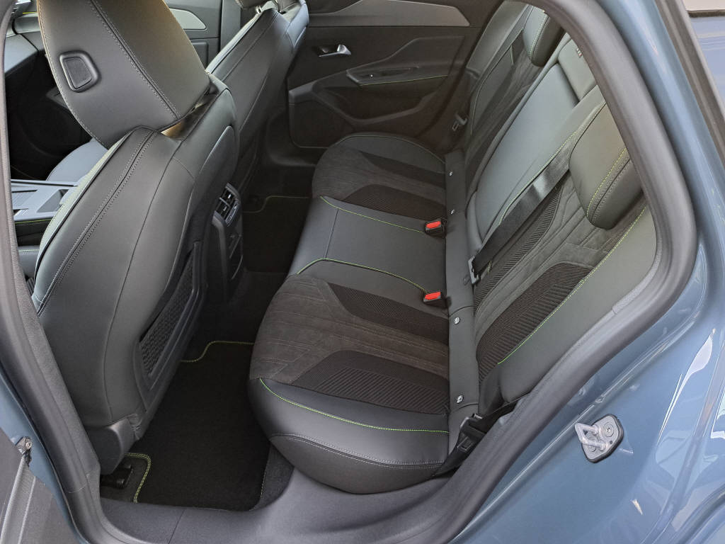 PEUGEOT 308 SW 1.2 145cv Hybrid GT-image-9