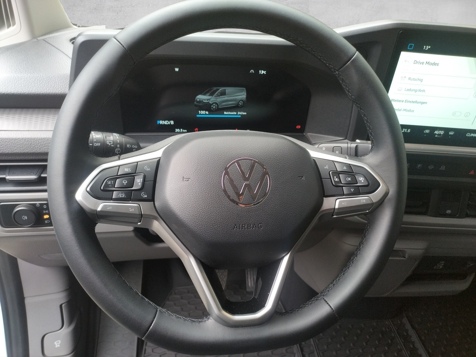 VW e-Transporter 70 kWh-image-7