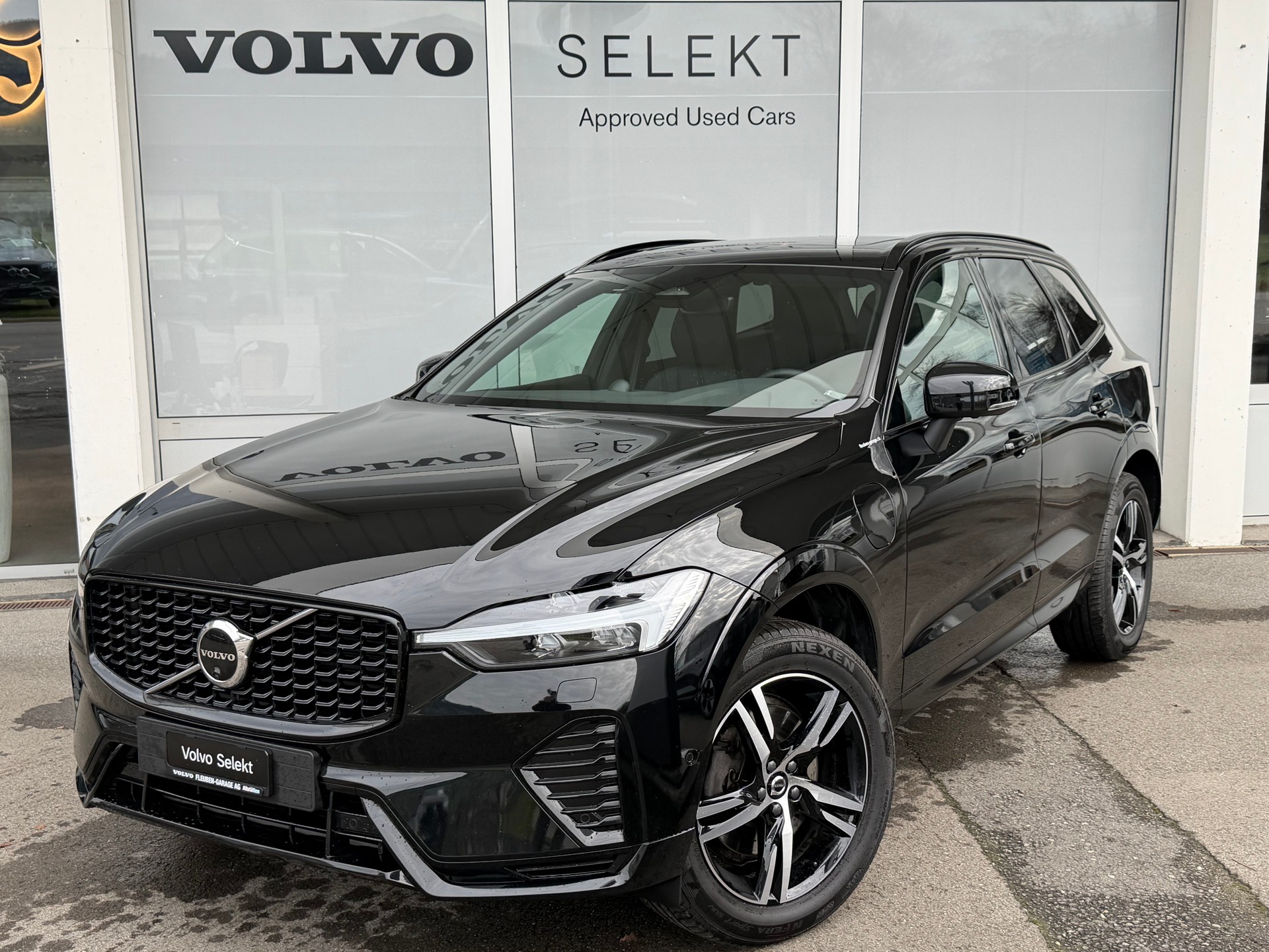VOLVO XC60 T6 eAWD R-Design Geartronic-image-0