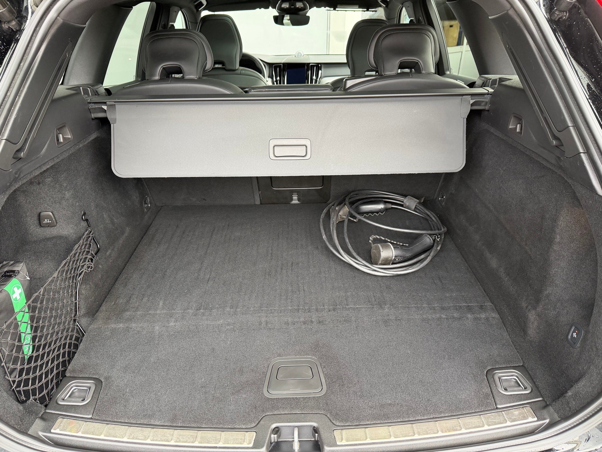 VOLVO XC60 T6 eAWD R-Design Geartronic-image-22