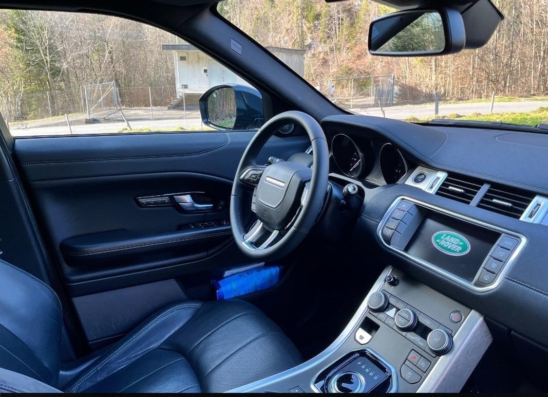 LAND ROVER Range Rover Evoque 2.0 TD4 SE AT9-image-4