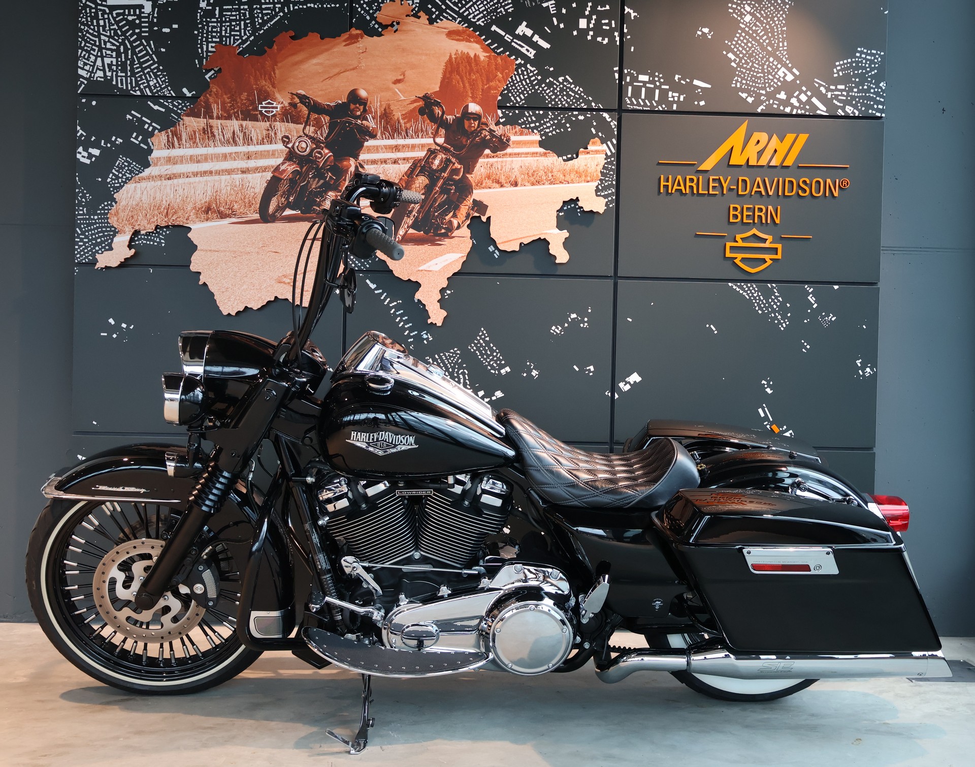 HARLEY-DAVIDSON FLHRC Road King Classic 107 ABS-image-1