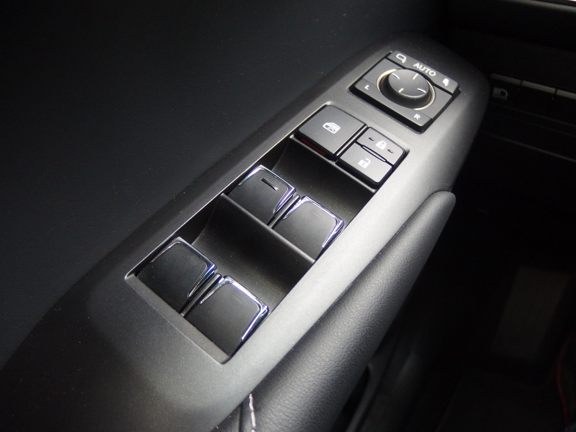 LEXUS NX 300h Diamond E-Four Automatic-image-7