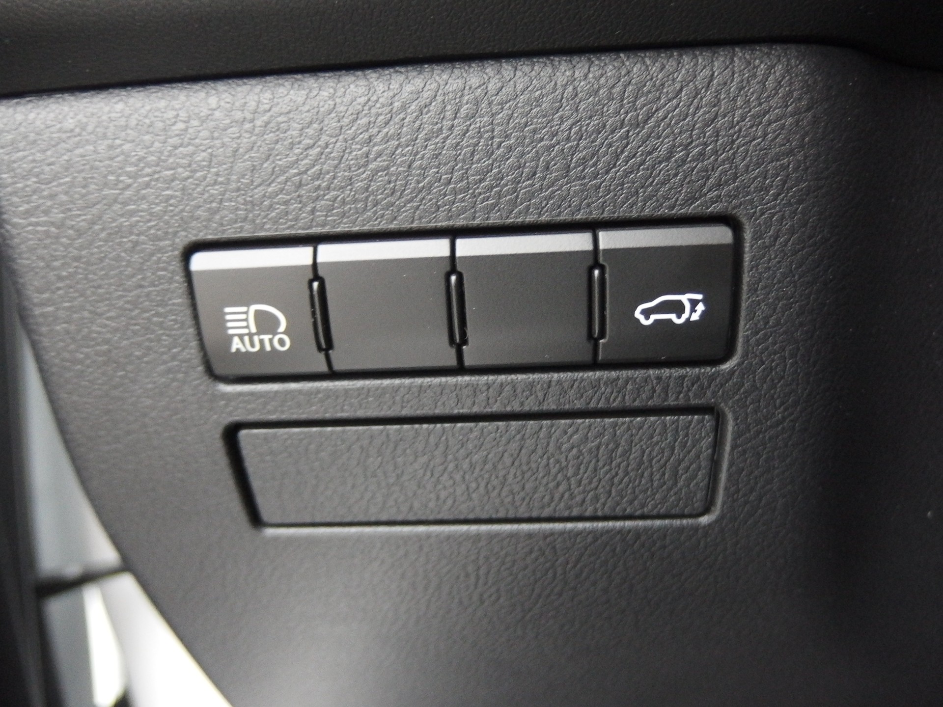 LEXUS NX 300h Diamond E-Four Automatic-image-8