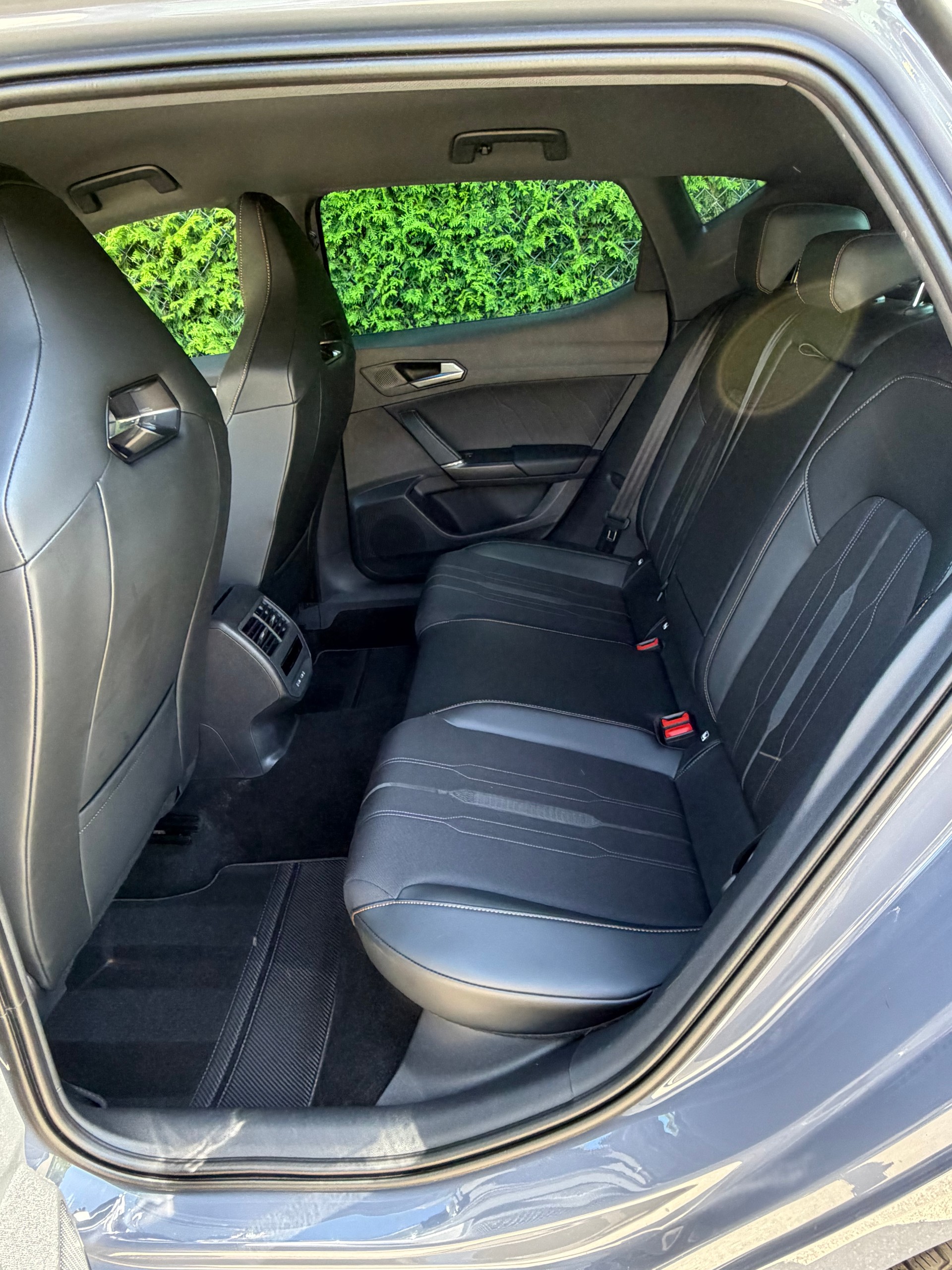 CUPRA LEON VZ 2.0 TSI DSG-image-12