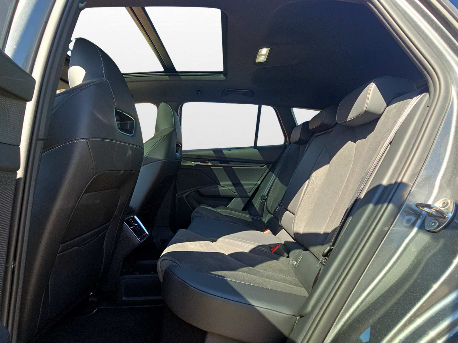 SKODA Enyaq 85x Sportline 4x4-image-10