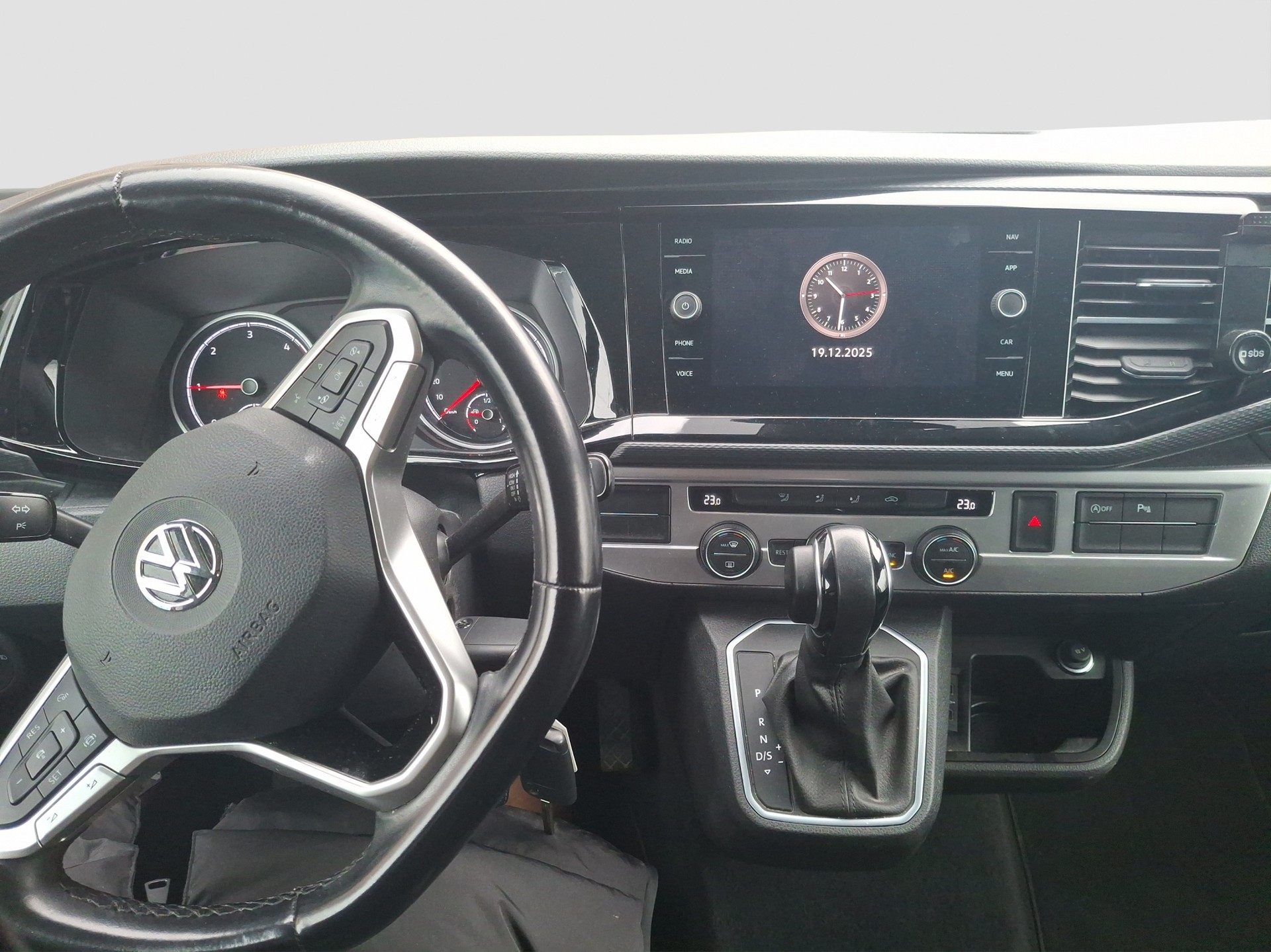 VW T6.1 Multivan 2.0 TDI Trendline Liberty DSG-image-9