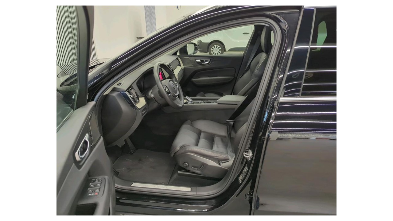 VOLVO XC60 T6 - eAWD - "INSCRIPTION" - GEARTRONIC-image-3
