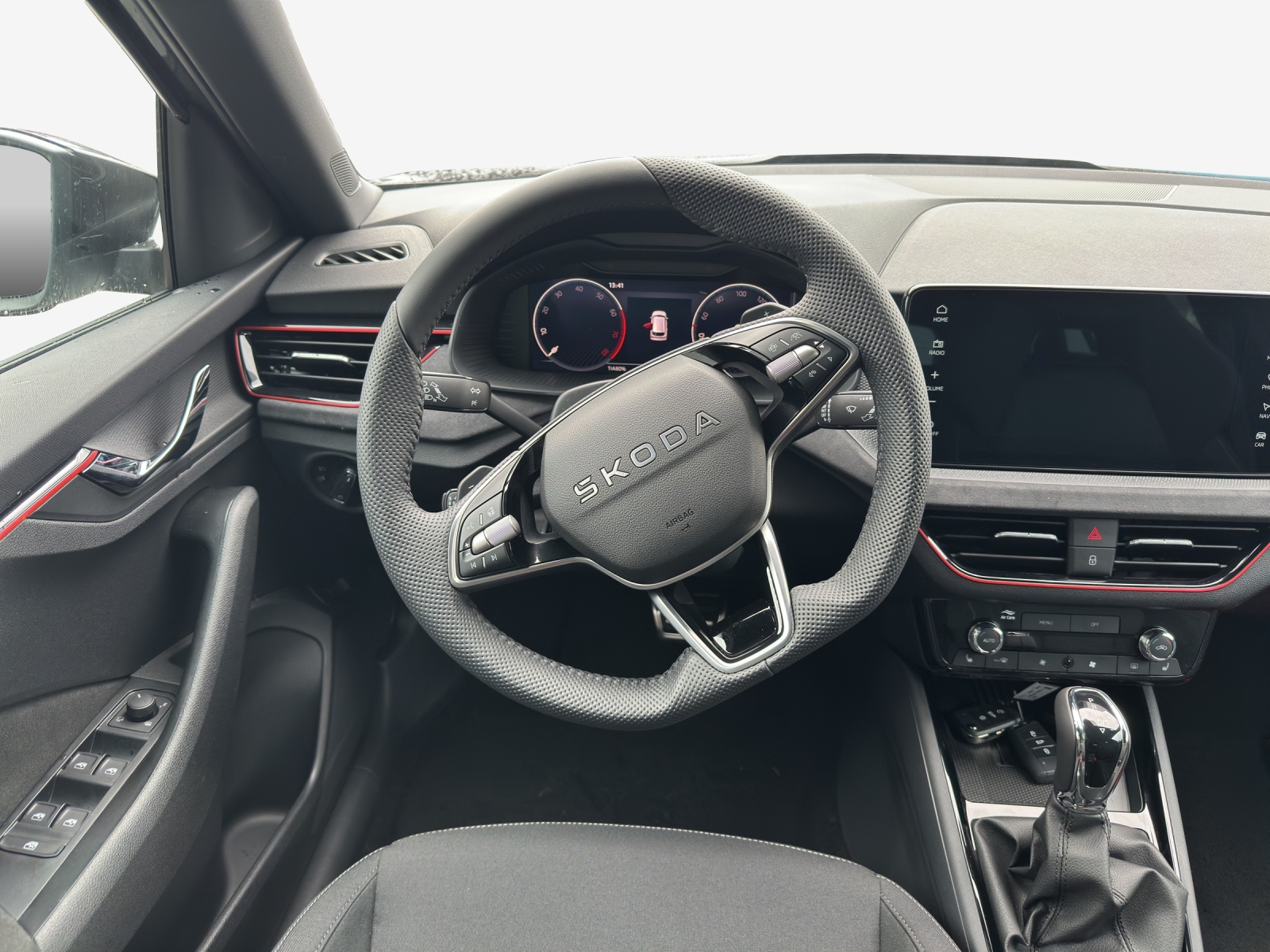 SKODA Kamiq 1.5 TSI Dynamic DSG-image-9
