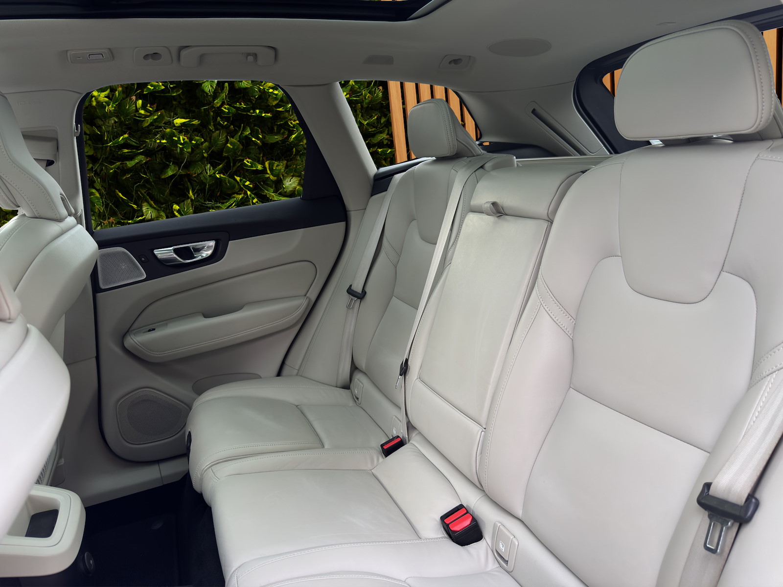 VOLVO XC60 2.0 T8 TE Inscription eAWD-image-14