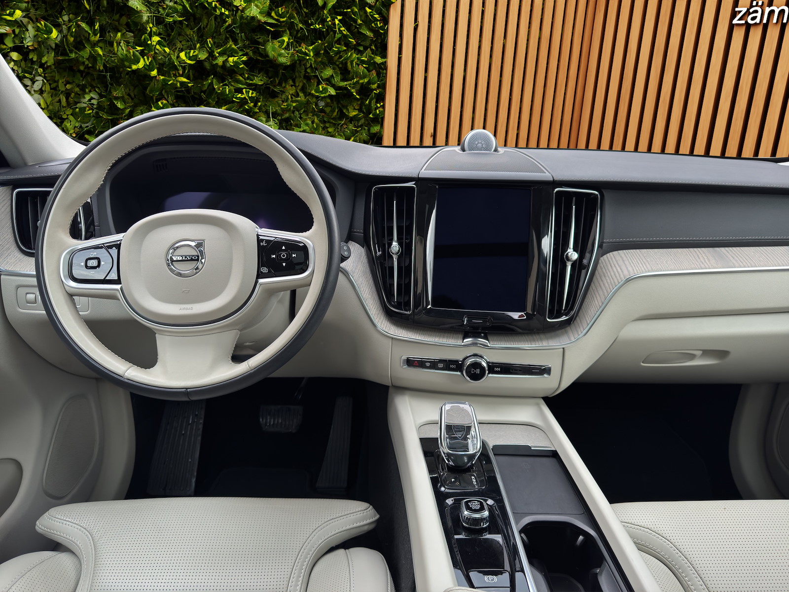 VOLVO XC60 2.0 T8 TE Inscription eAWD-image-9