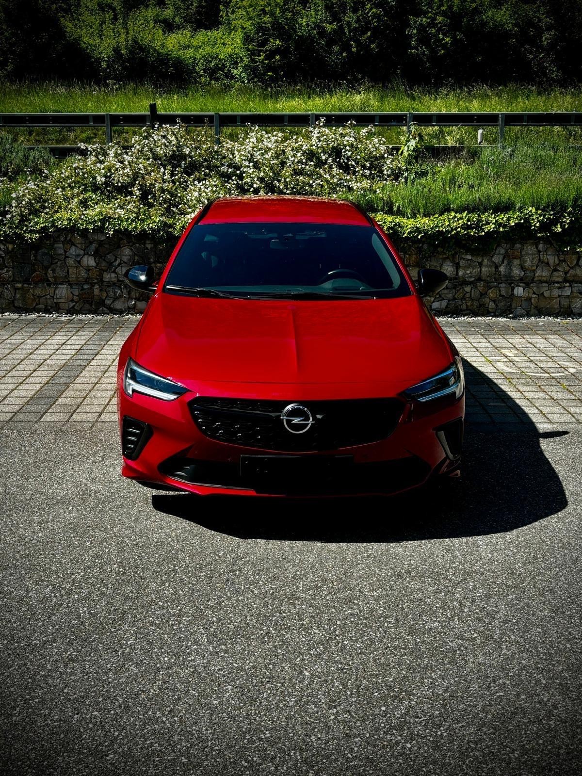 OPEL Insignia 2.0 T Sports Tourer GSi Automatic-image-2