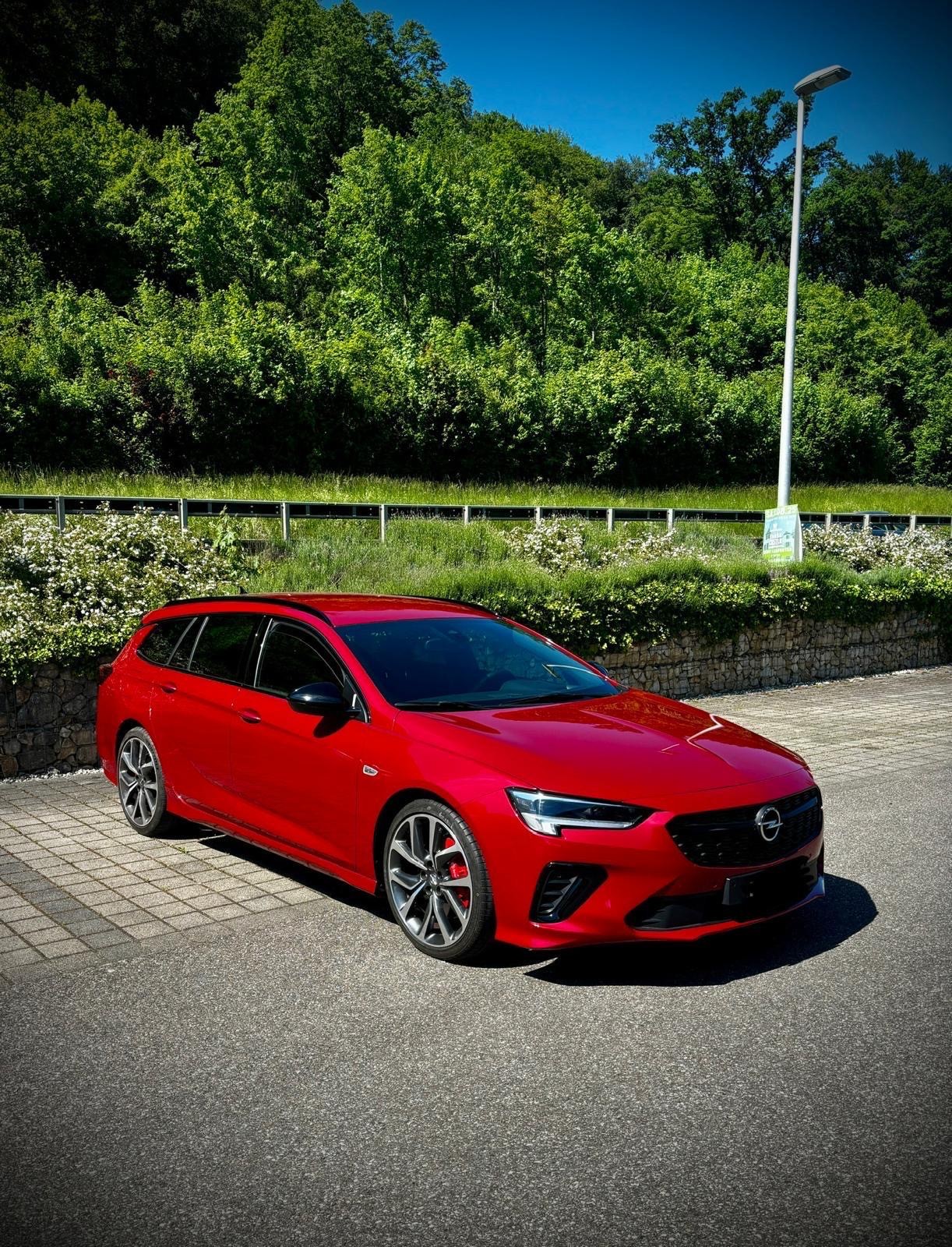OPEL Insignia 2.0 T Sports Tourer GSi Automatic-image-1