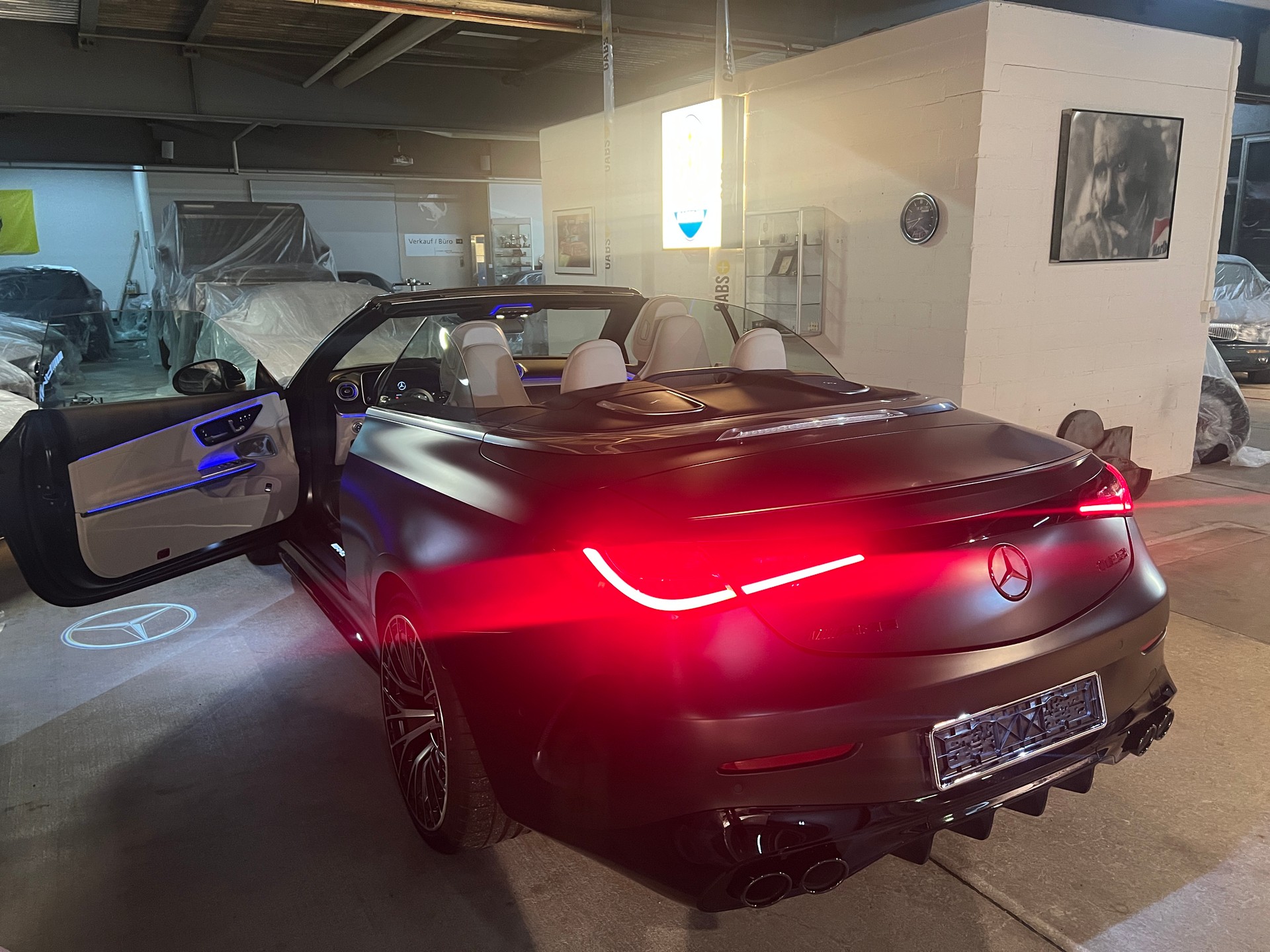 MERCEDES-BENZ CLE AMG 53 Cabrio 4Matic+ 9G-Tronic-image-13