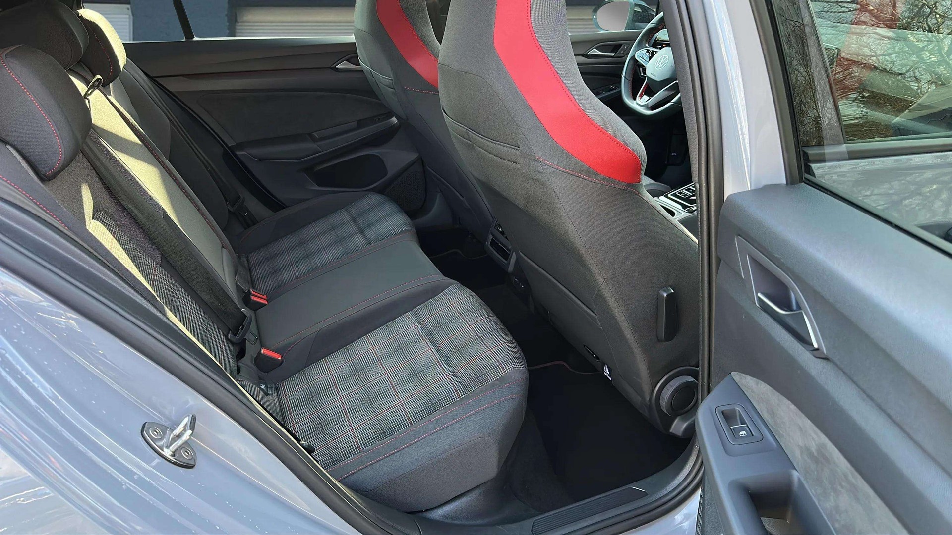 VW Golf 2.0 TSI GTI DSG mit Rückfahrkamera & Black Style Paket-image-13