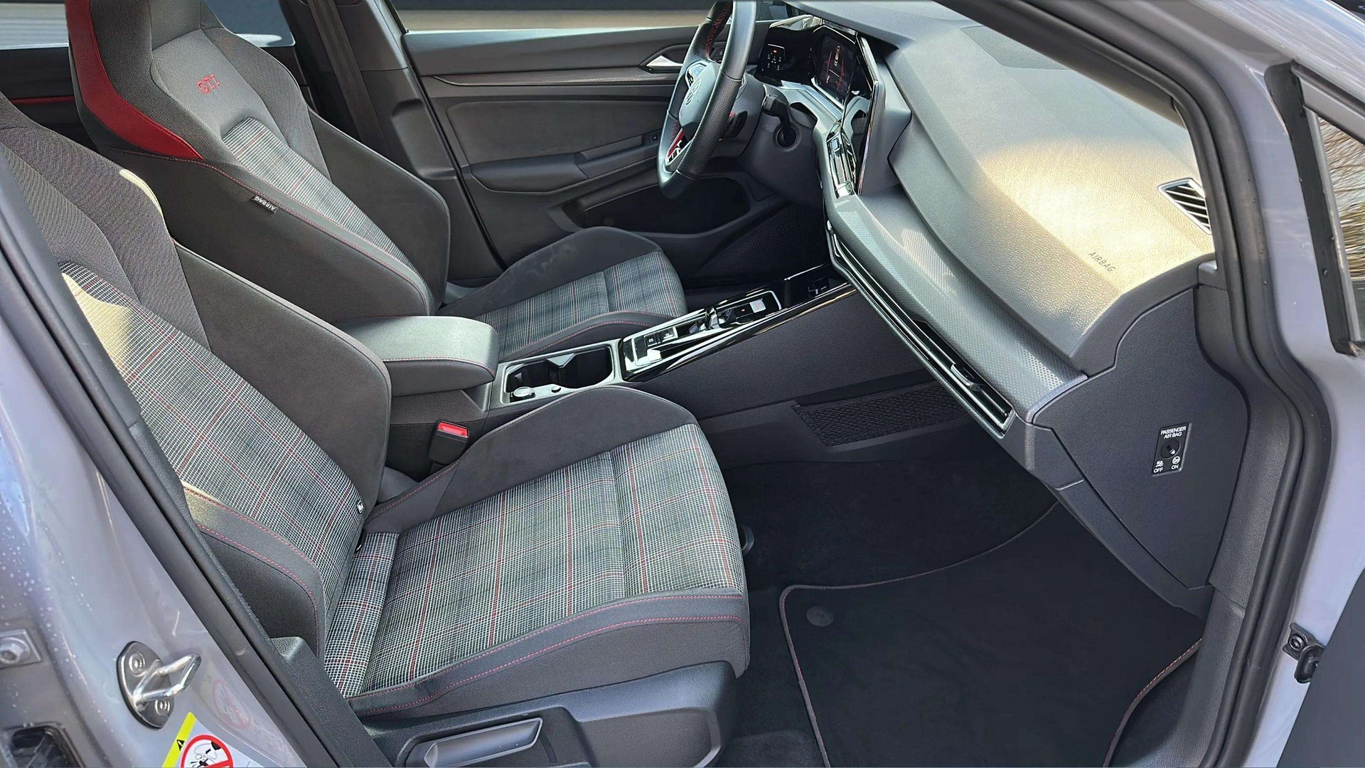 VW Golf 2.0 TSI GTI DSG mit Rückfahrkamera & Black Style Paket-image-11