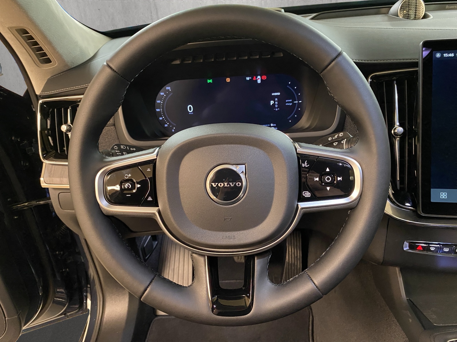 VOLVO XC90 T8 eAWD PluginHybrid Ultra Dark Xclusive Geartronic-image-9