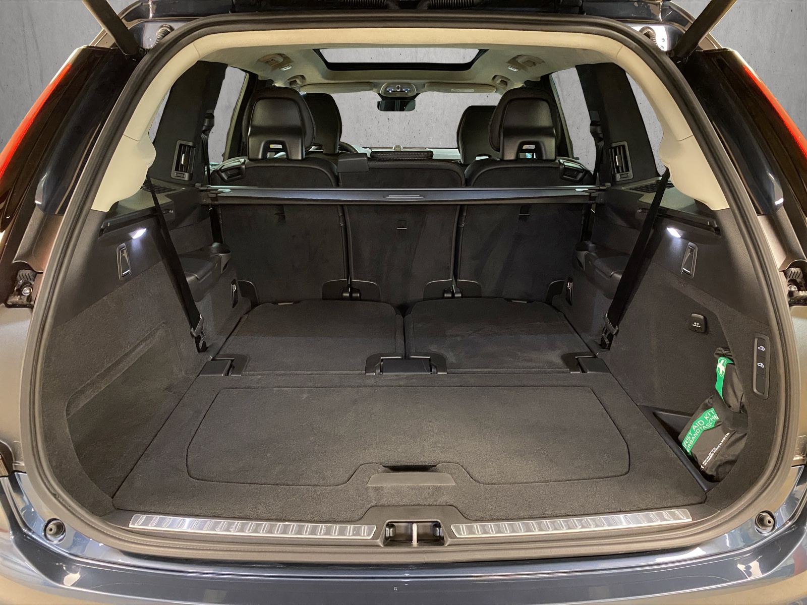 VOLVO XC90 T8 eAWD PluginHybrid Ultra Dark Xclusive Geartronic-image-13