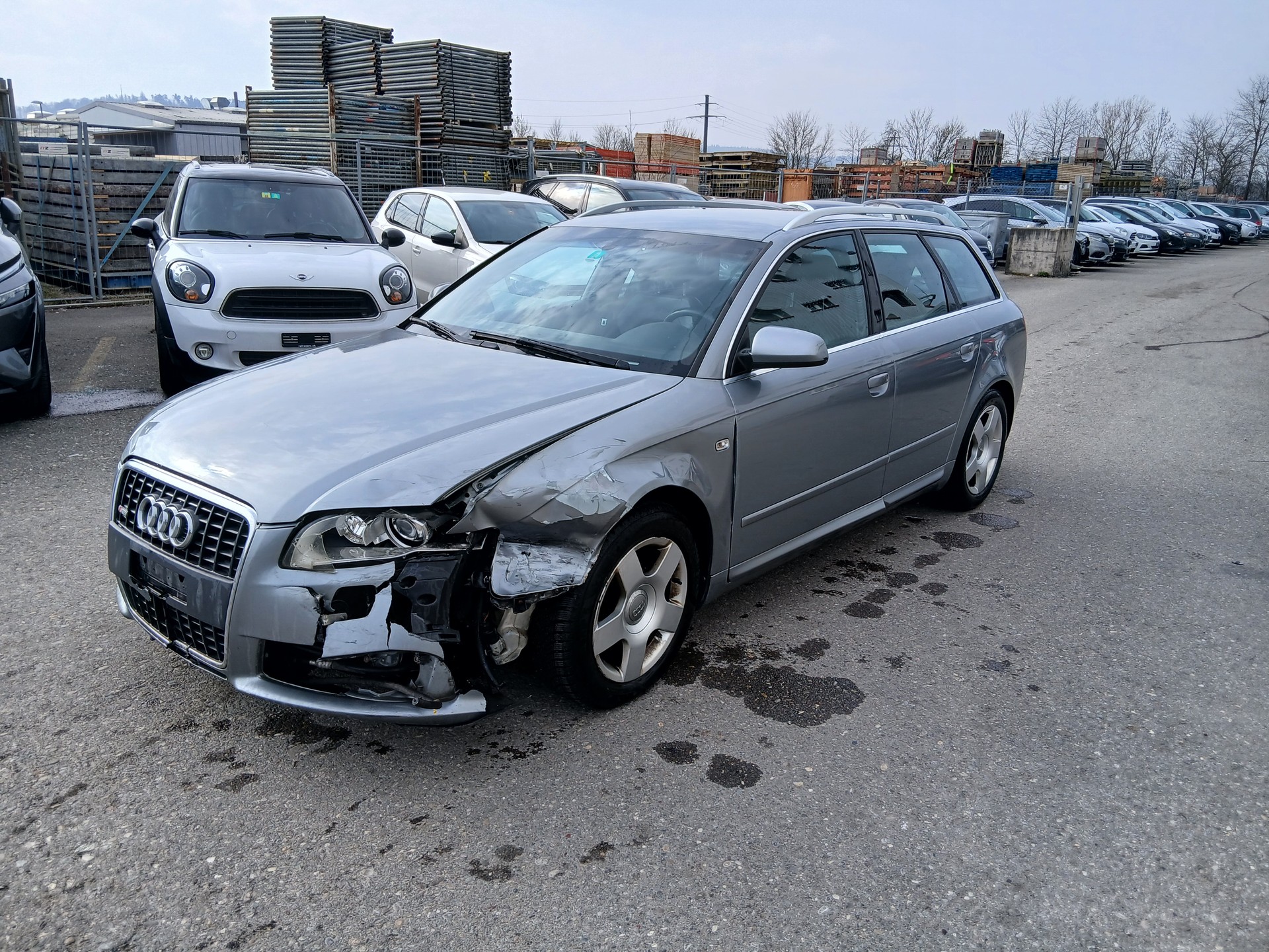 AUDI A4 Avant 2.0-image-1