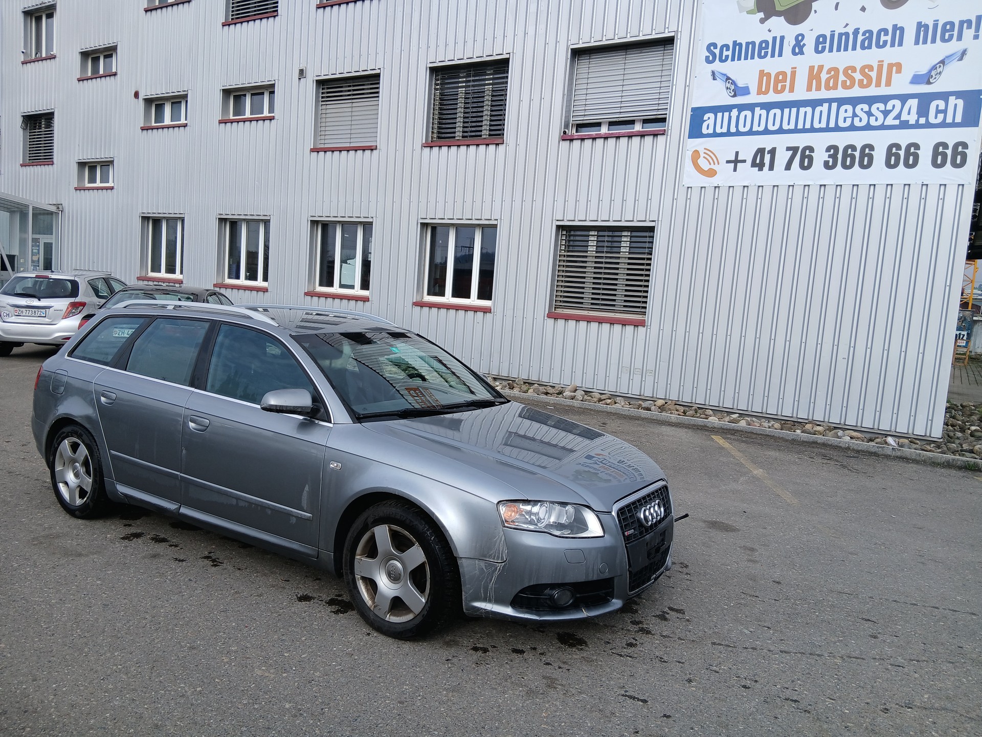 AUDI A4 Avant 2.0-image-2