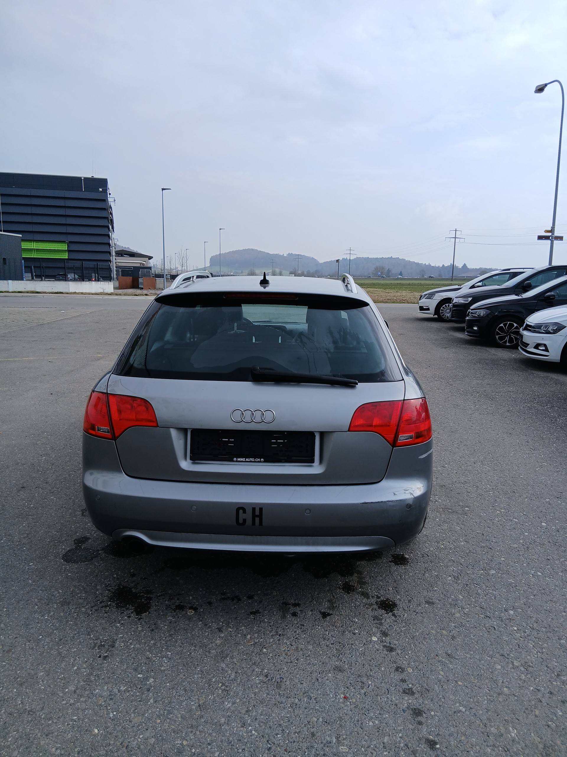 AUDI A4 Avant 2.0-image-5