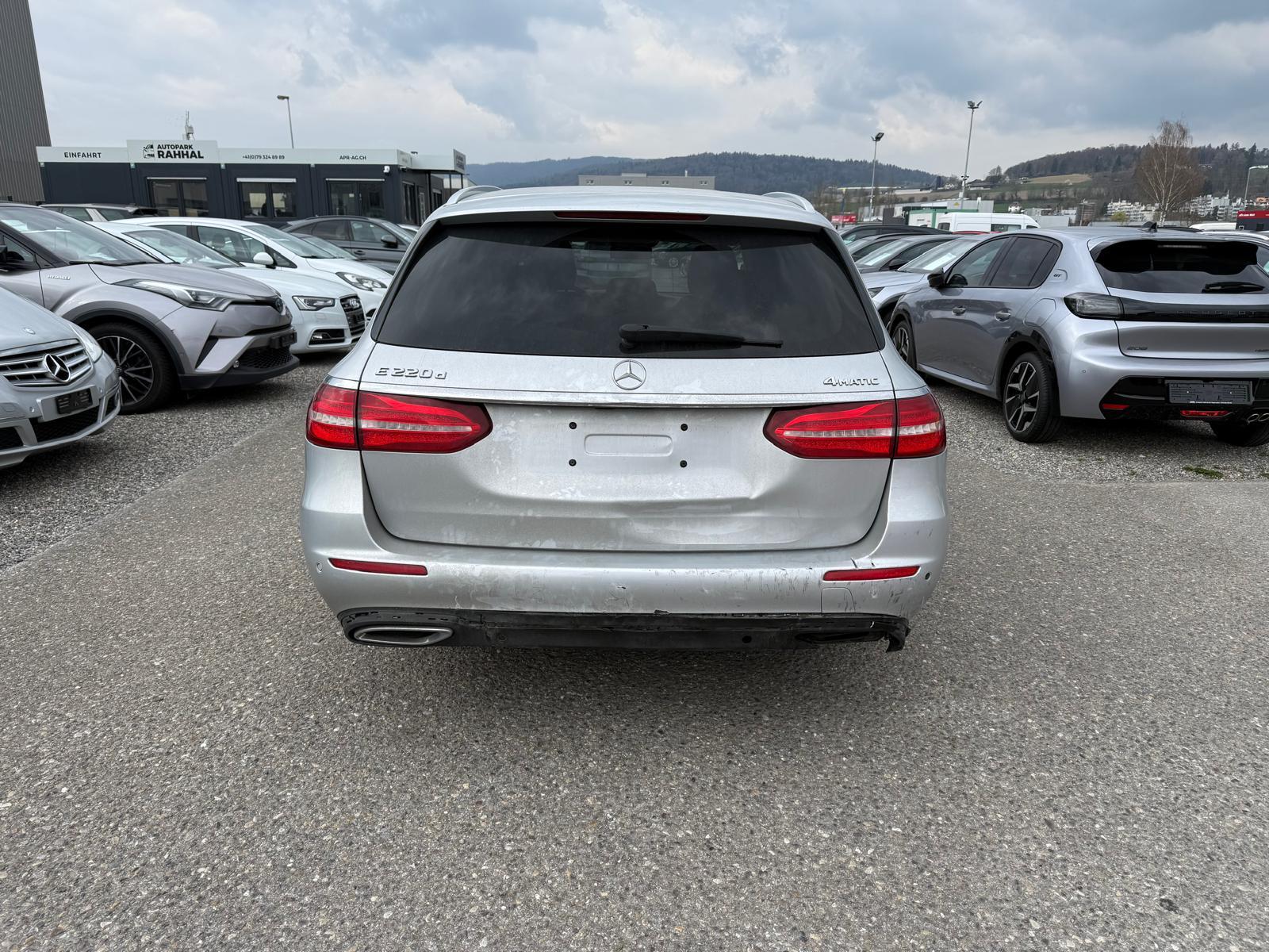 MERCEDES-BENZ E 220 d Avantgarde 4matic Kombi-image-5
