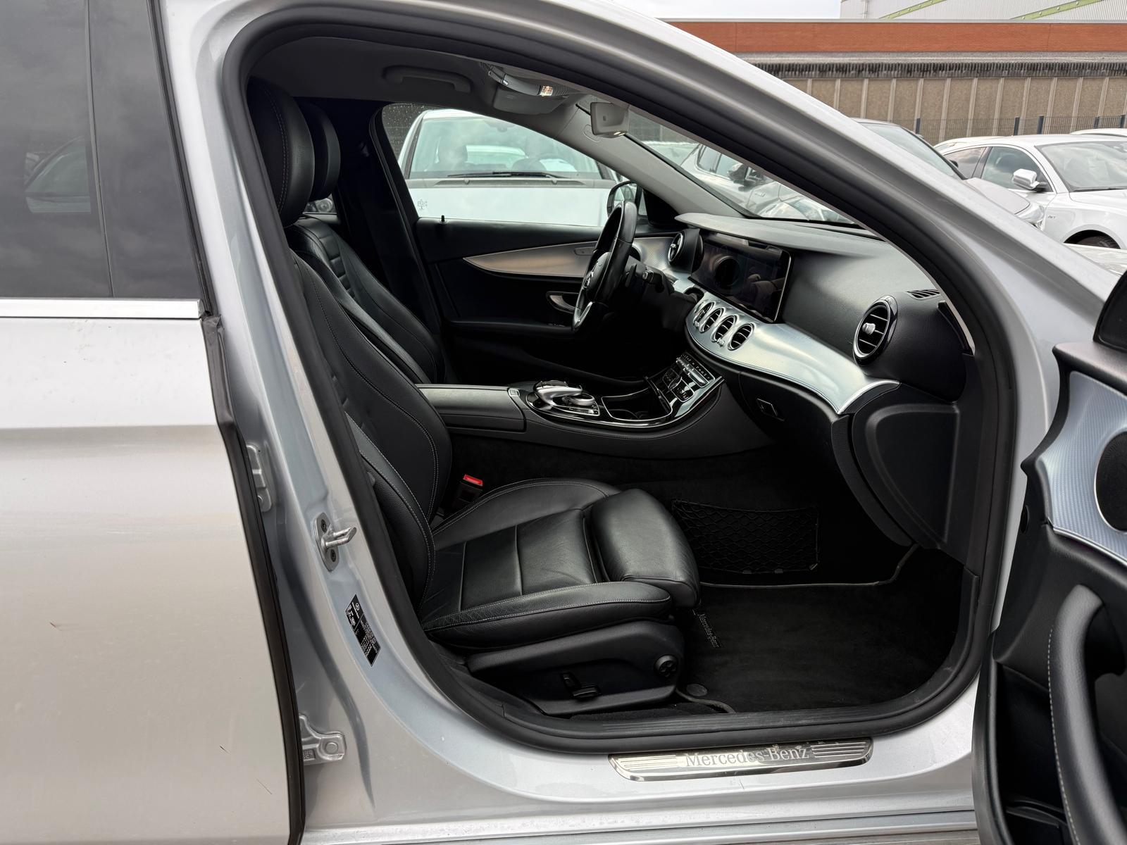 MERCEDES-BENZ E 220 d Avantgarde 4matic Kombi-image-11