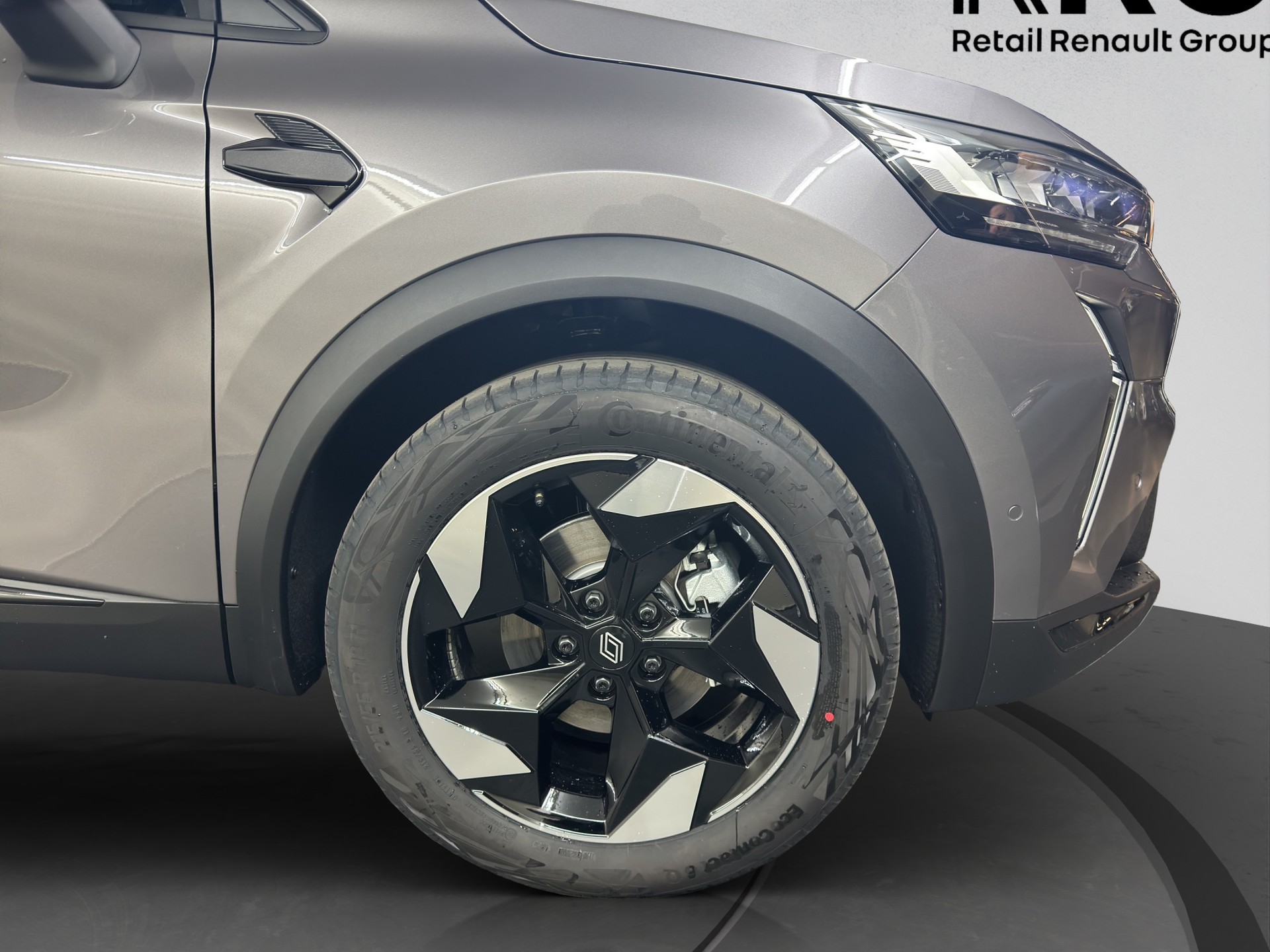 RENAULT Captur 1.8 E-Tech 160 Techno DHT-image-12